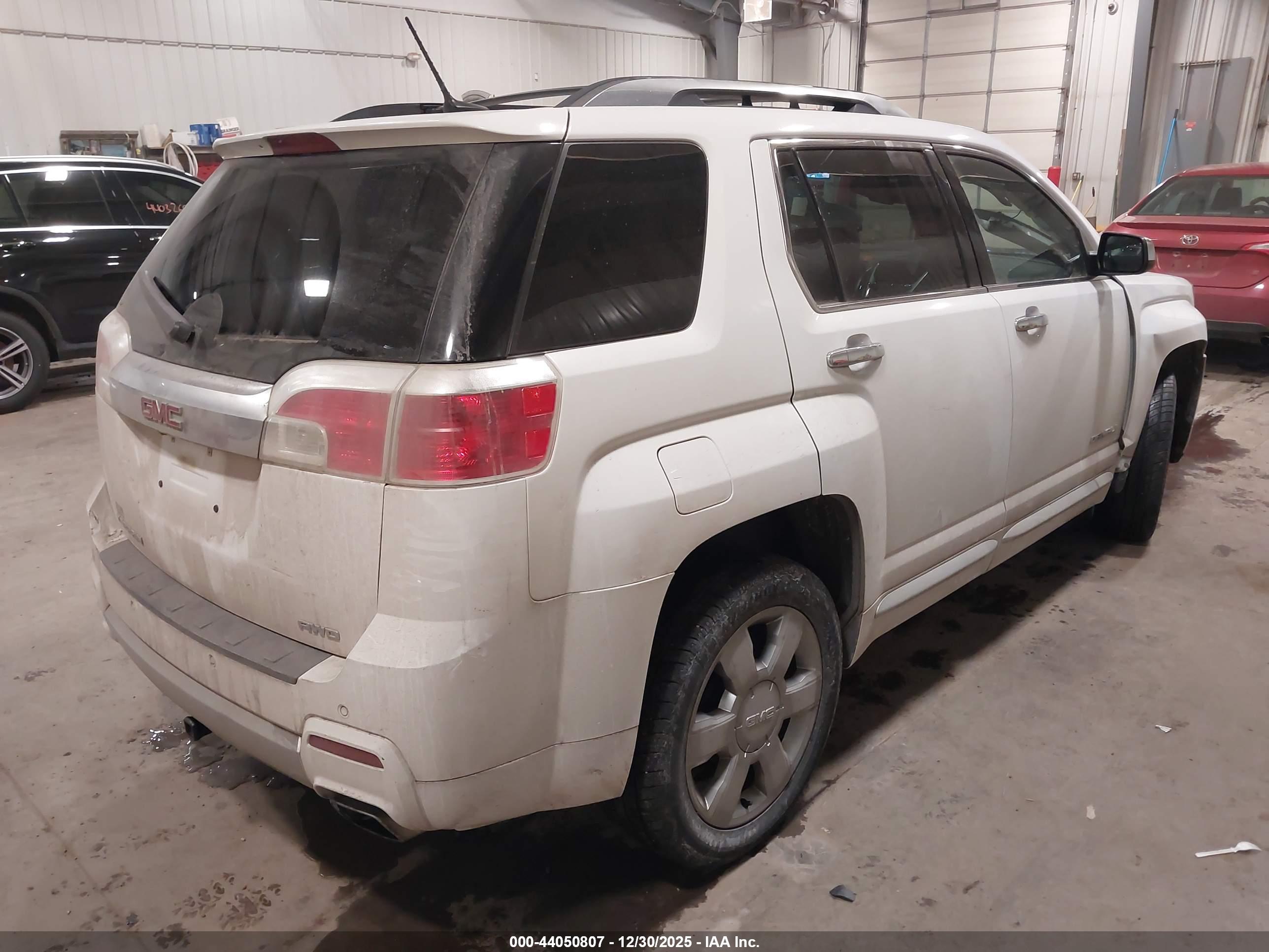 GMC TERRAIN image 4