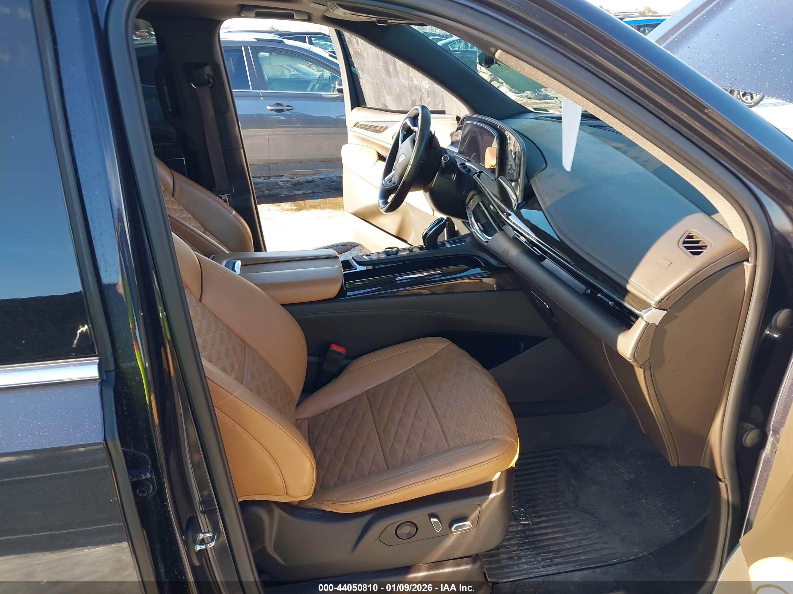 CADILLAC ESCALADE image 5
