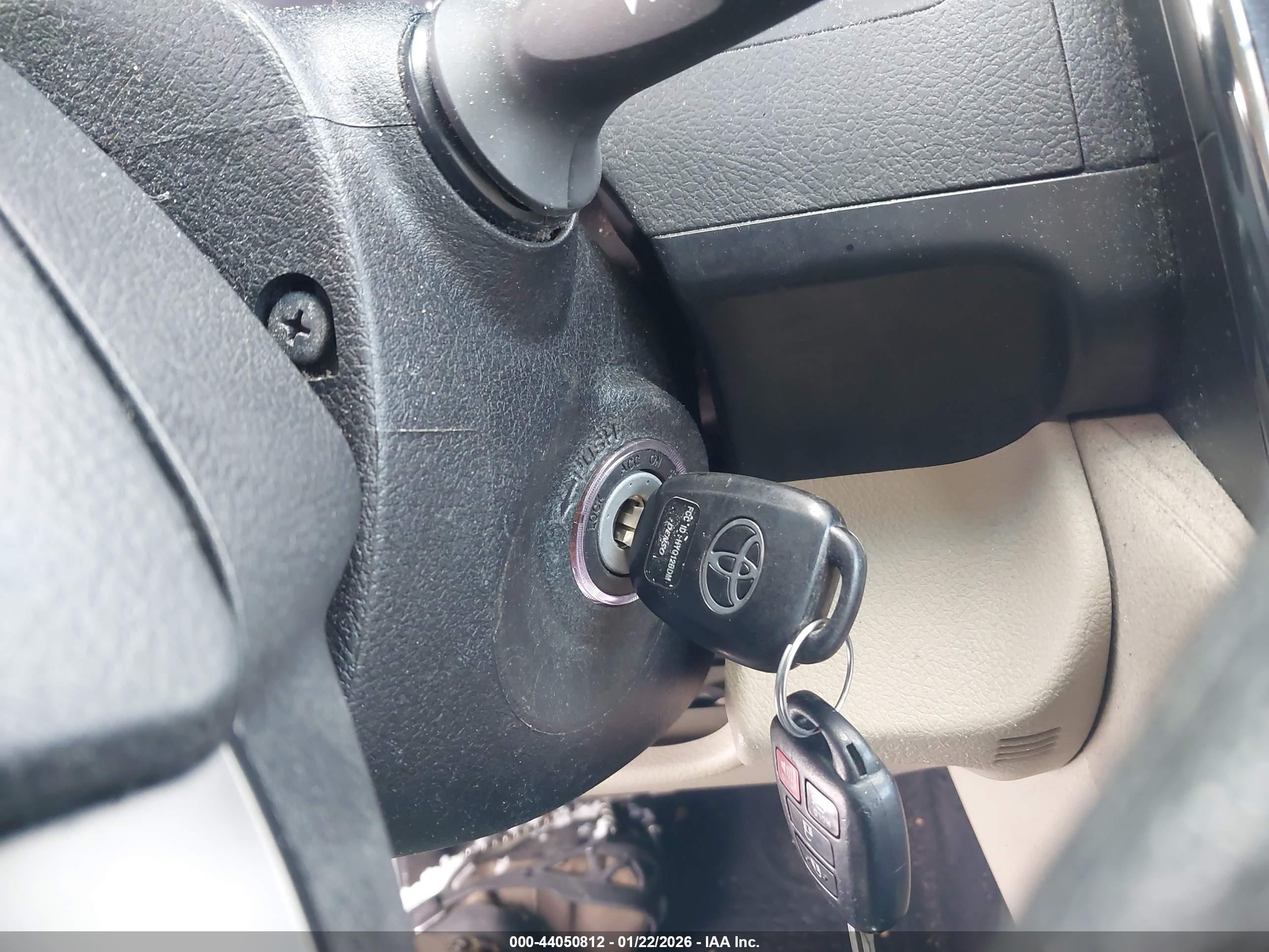 TOYOTA CAMRY image 11