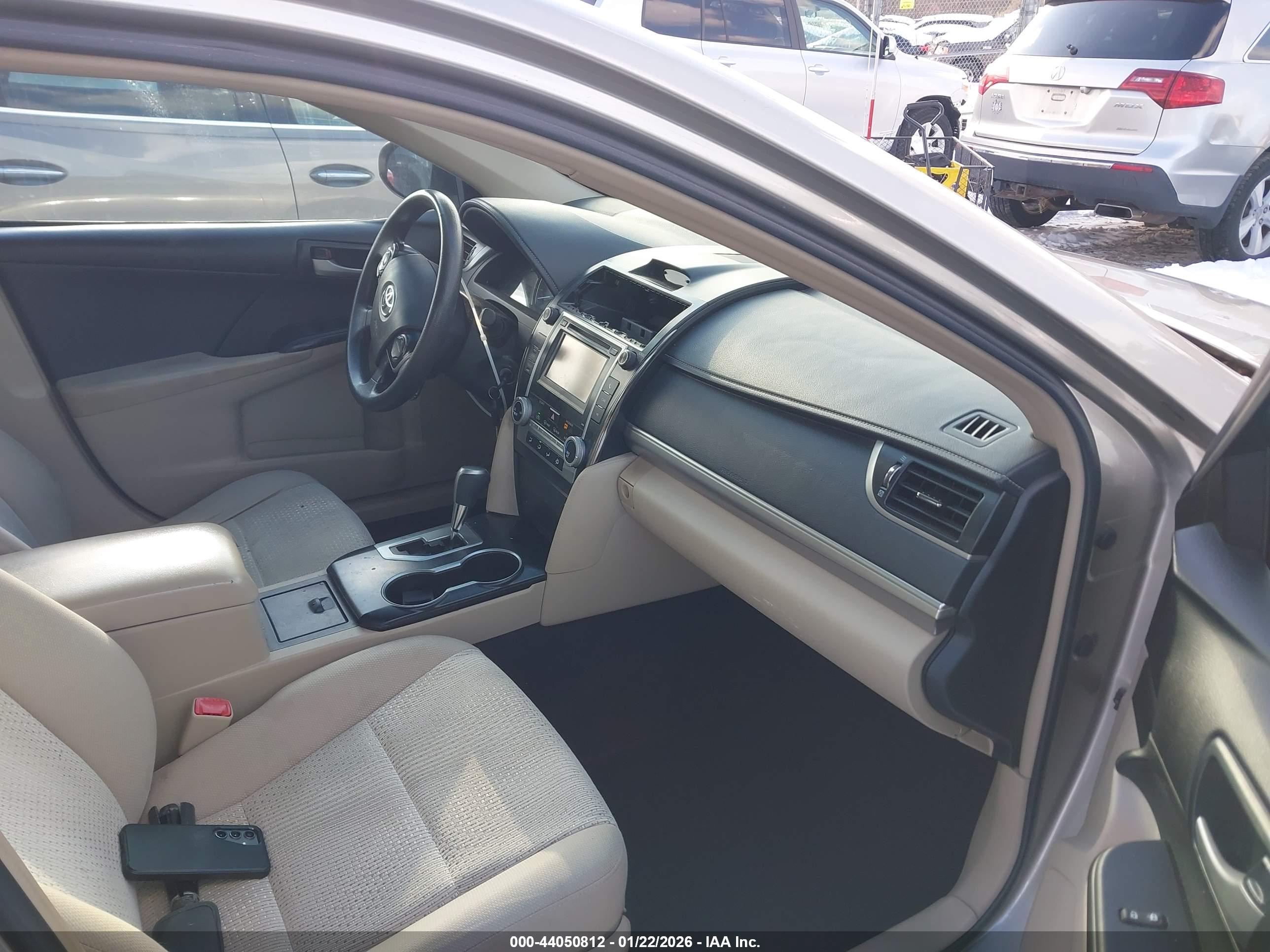 TOYOTA CAMRY image 5