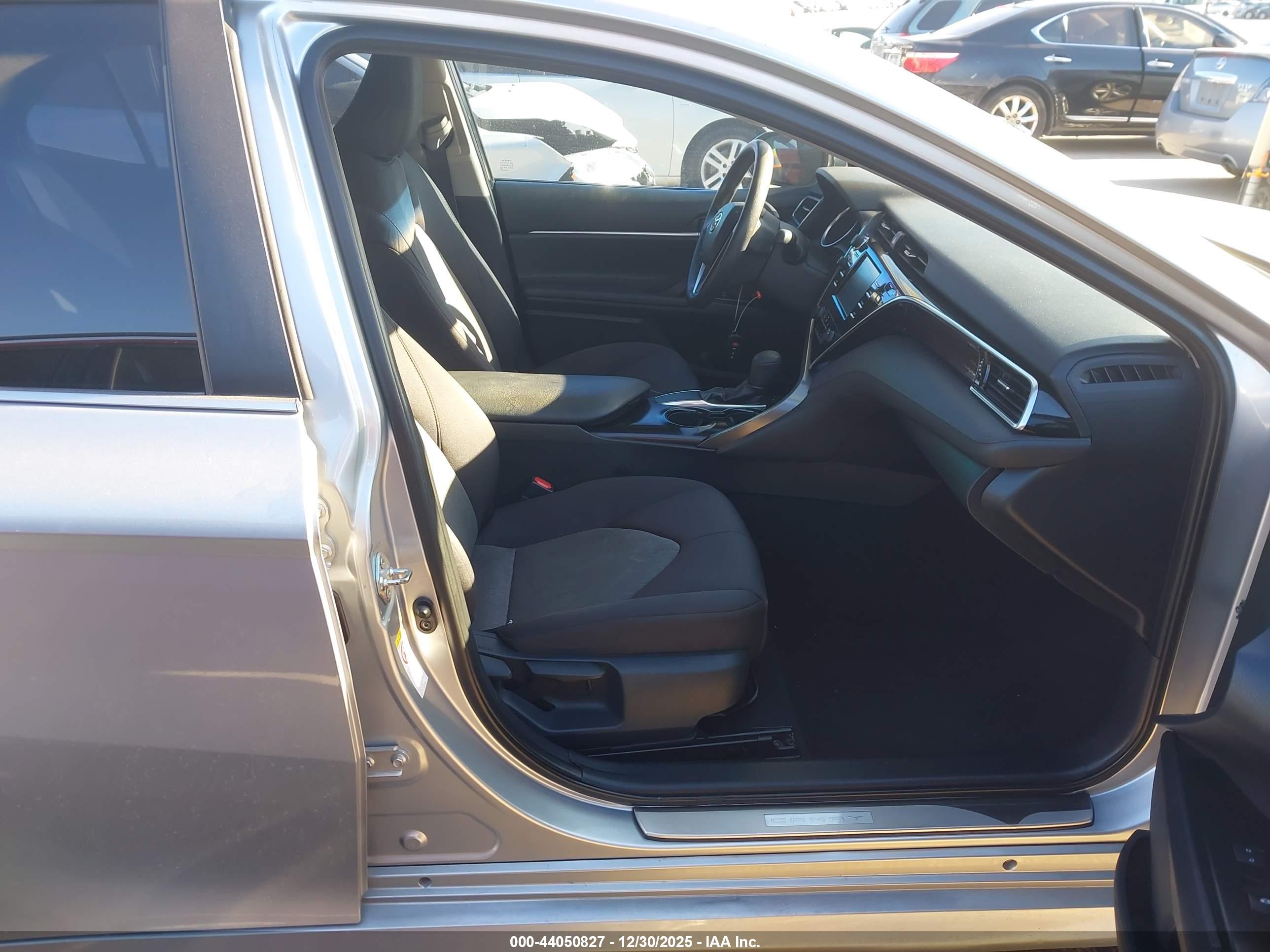 TOYOTA CAMRY image 5