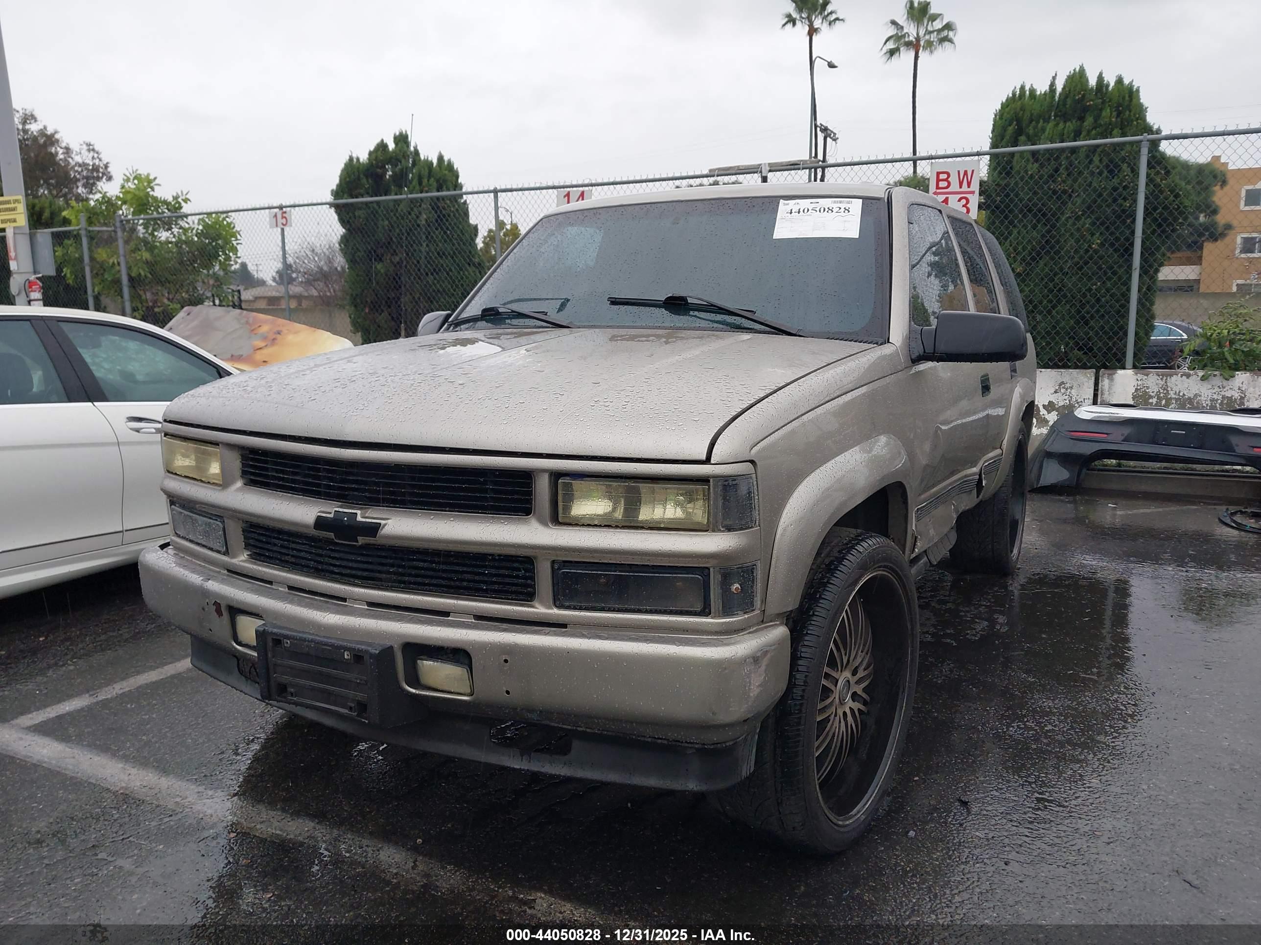 CHEVROLET TAHOE image 2