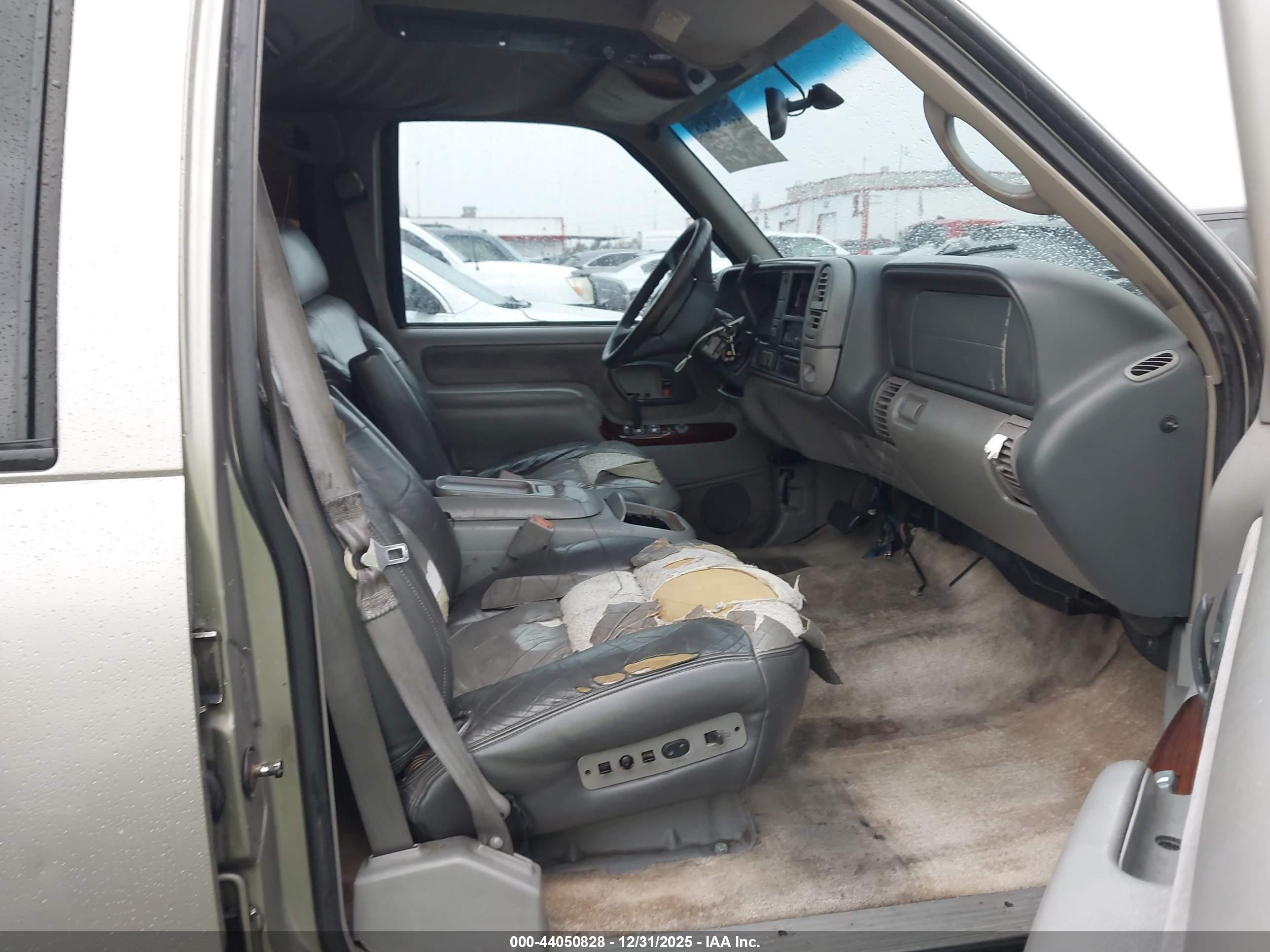 CHEVROLET TAHOE image 5
