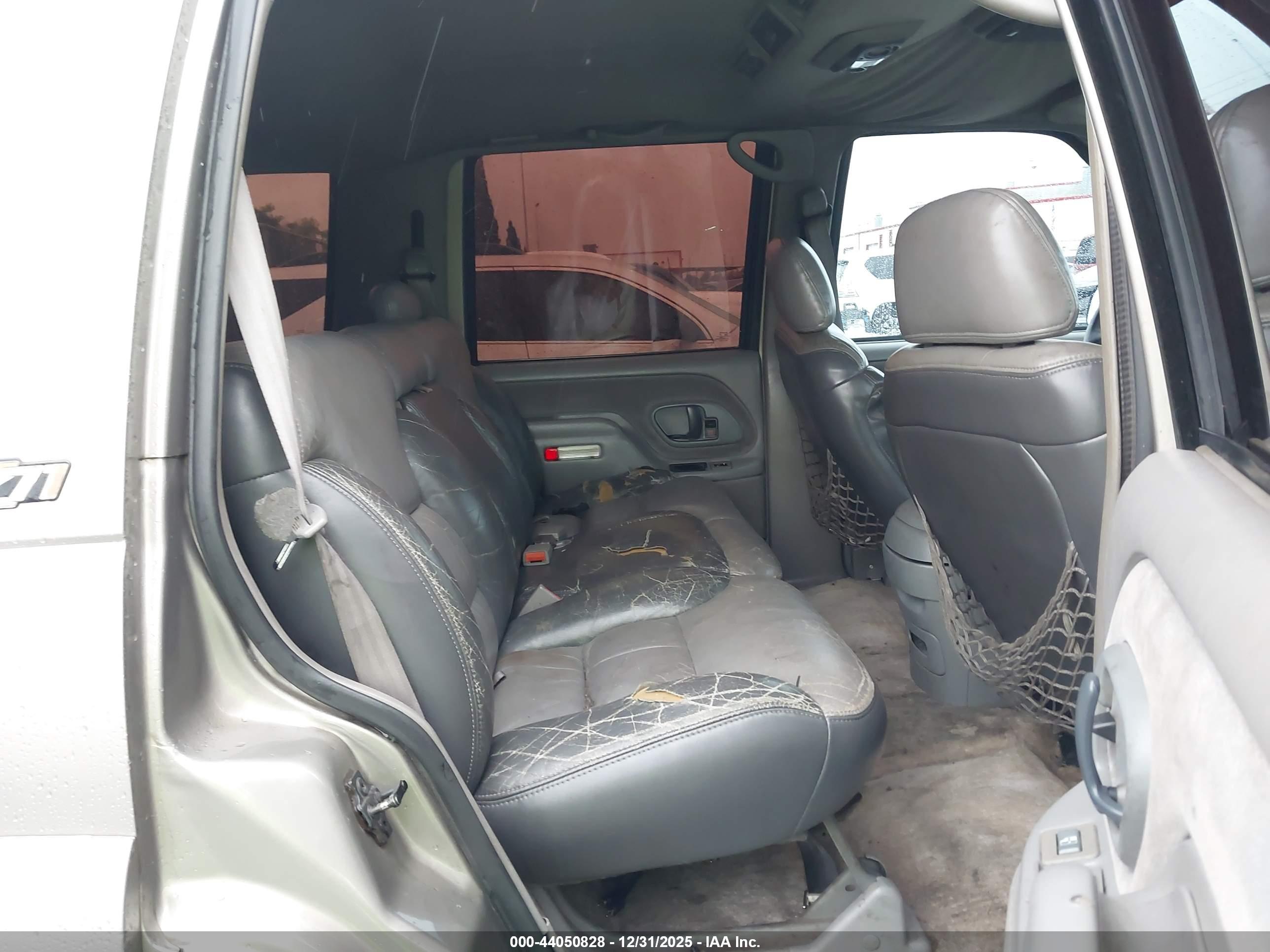 CHEVROLET TAHOE image 8
