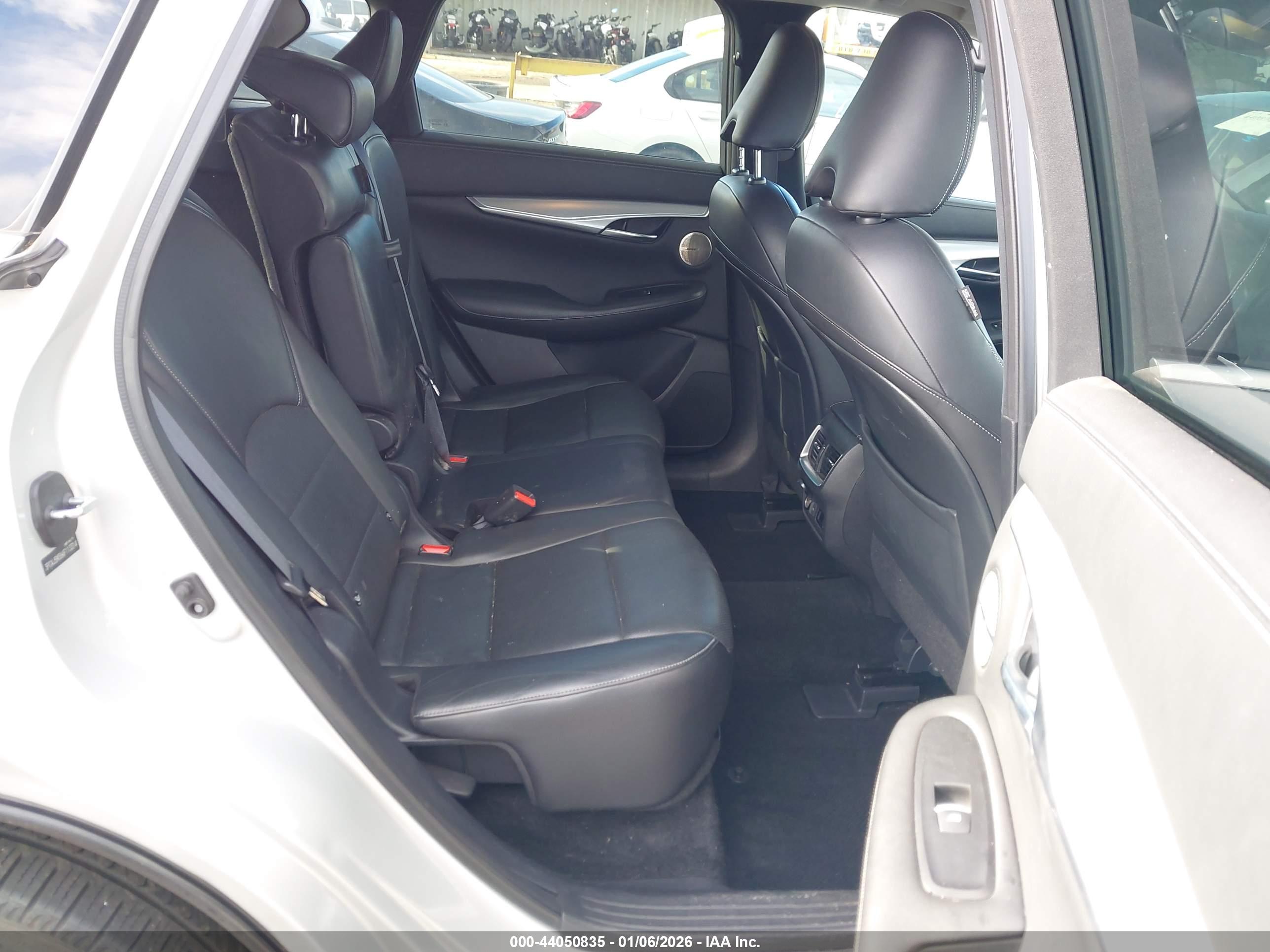 INFINITI QX50 image 8