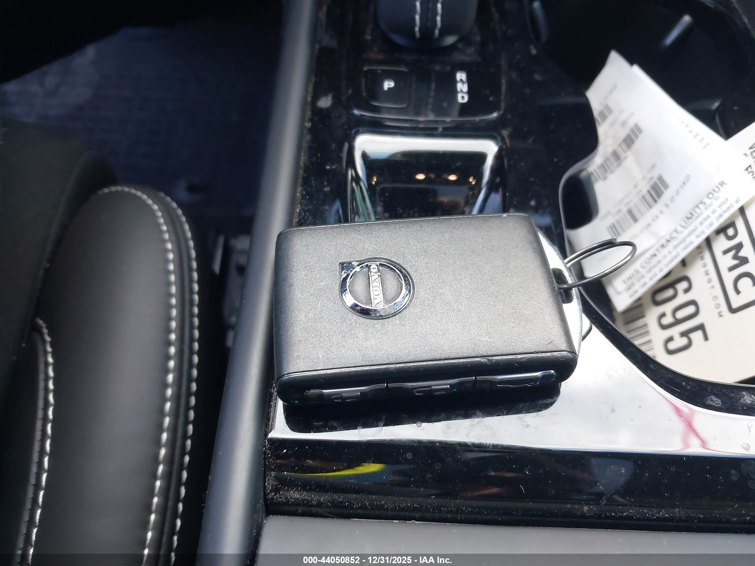 VOLVO XC40 image 11