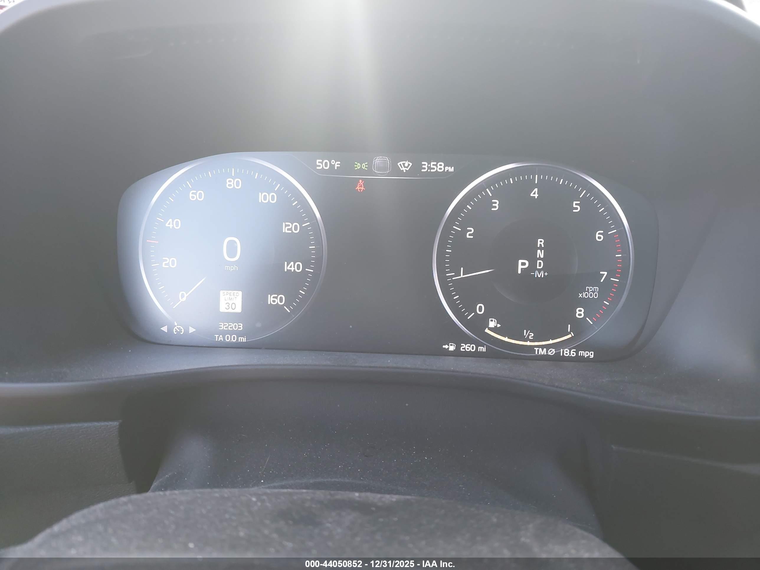 VOLVO XC40 image 7