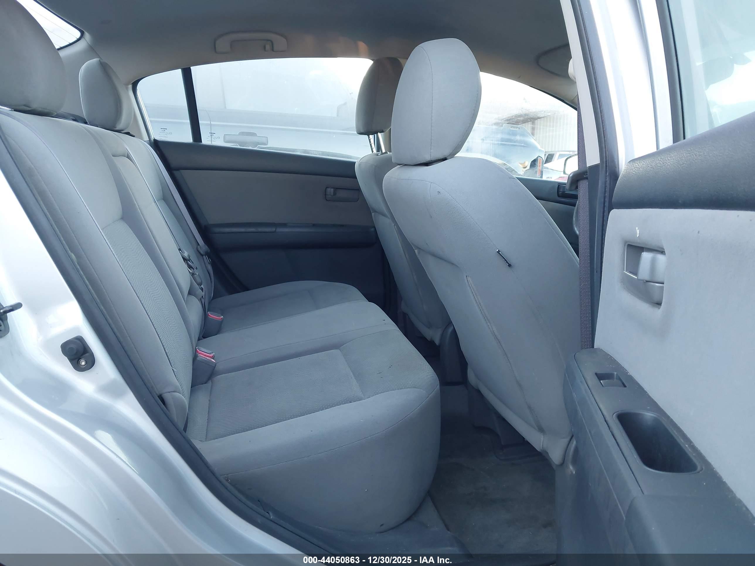 NISSAN SENTRA image 8