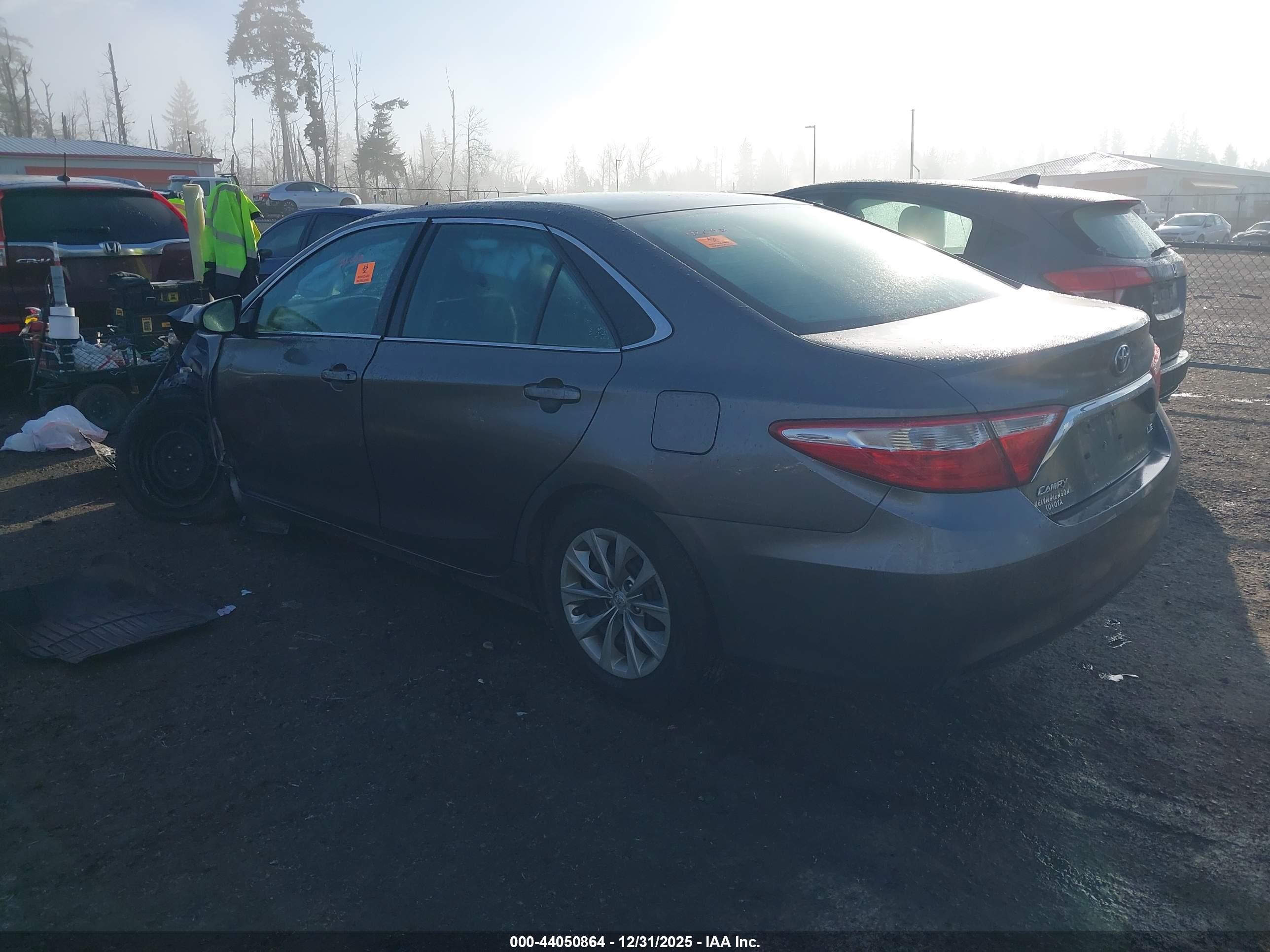 TOYOTA CAMRY image 3