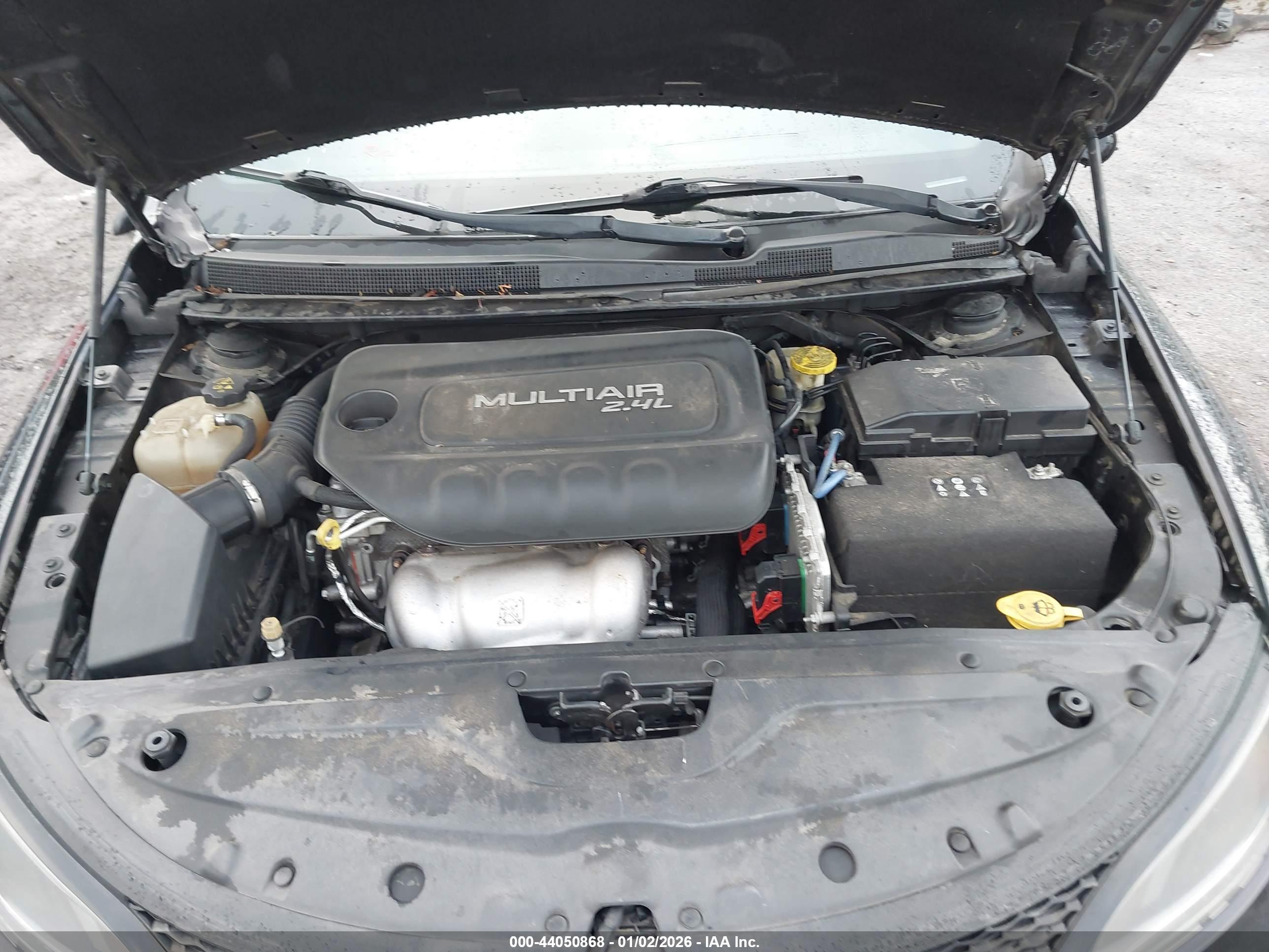 CHRYSLER 200 image 10