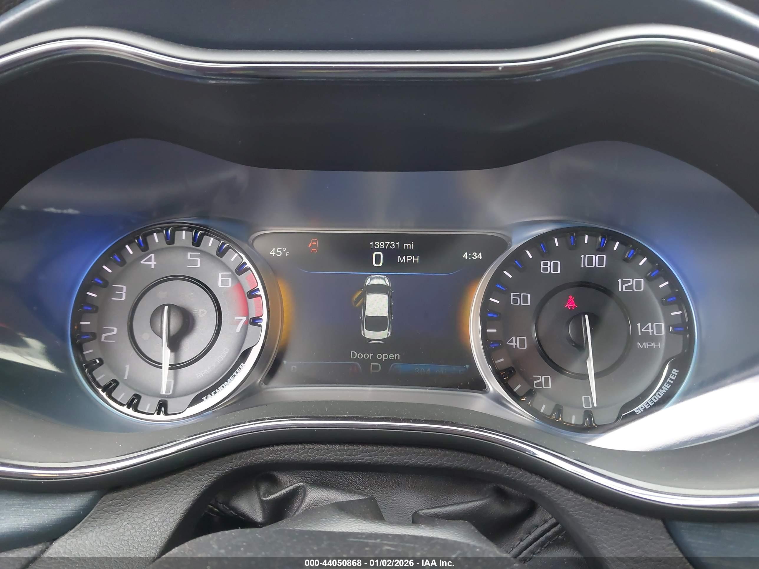 CHRYSLER 200 image 7