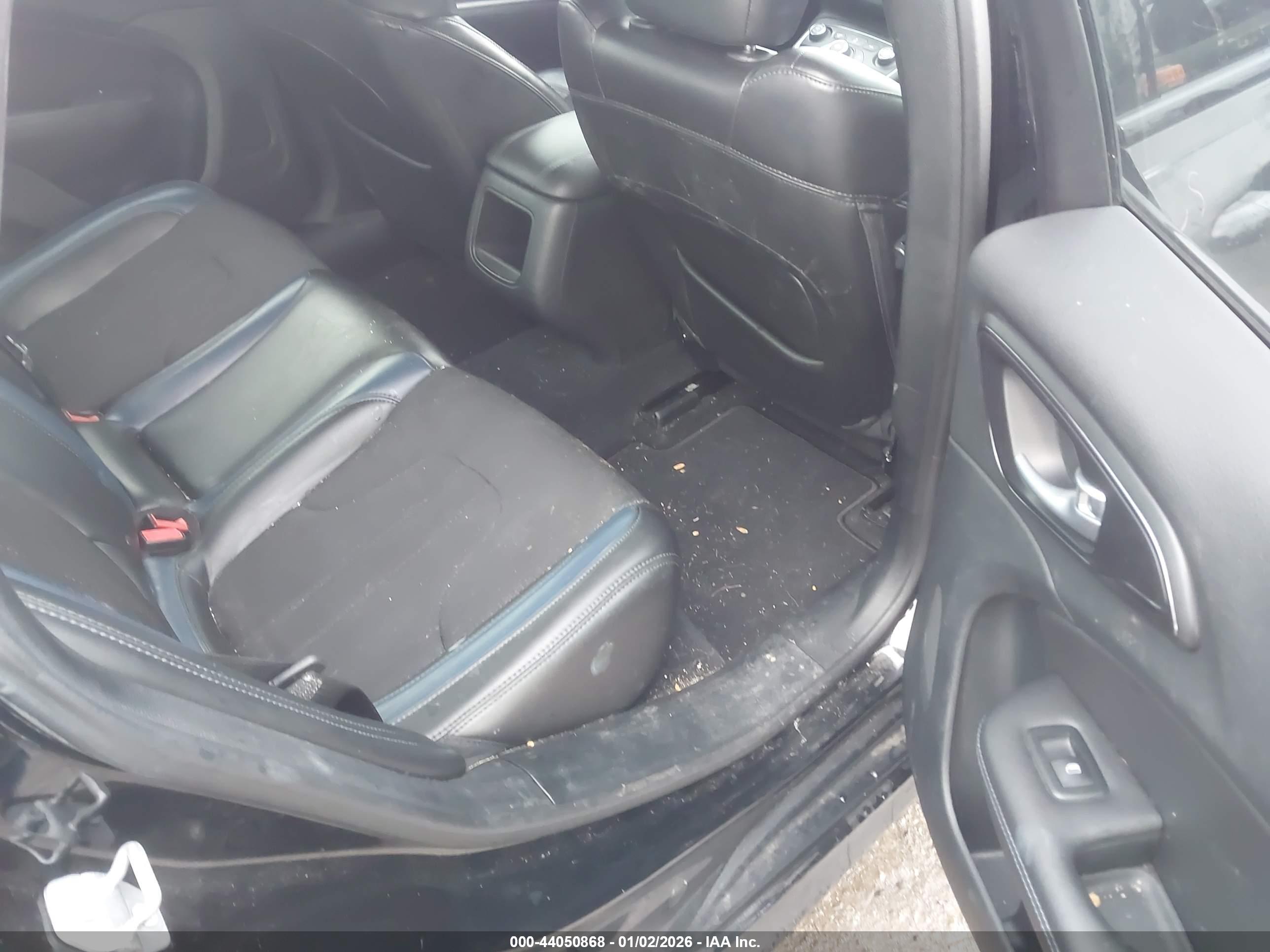 CHRYSLER 200 image 8
