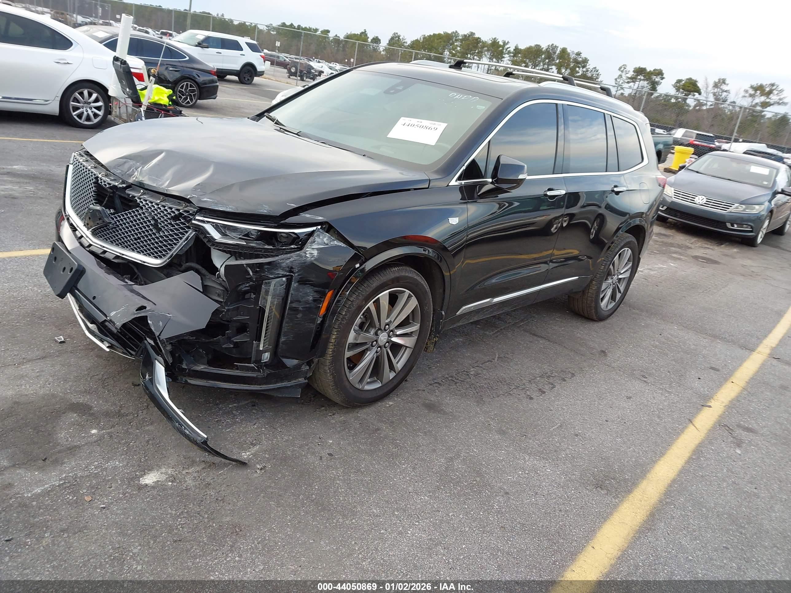 CADILLAC XT6 image 2