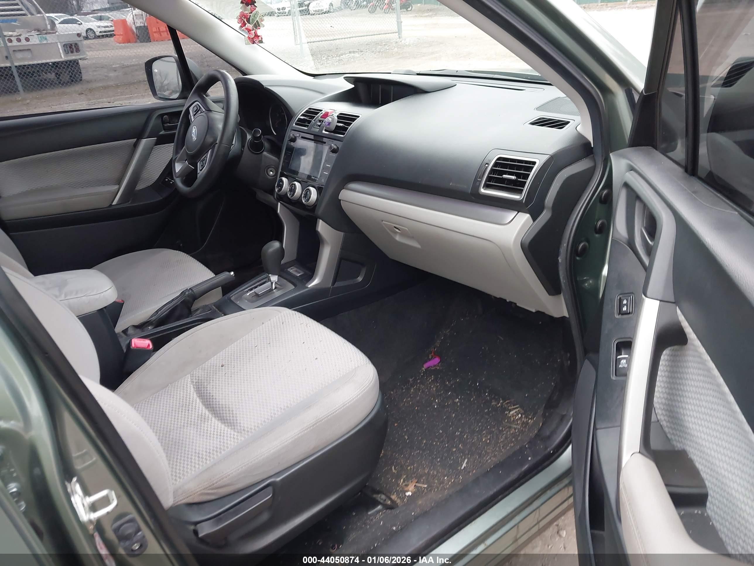 SUBARU FORESTER image 5