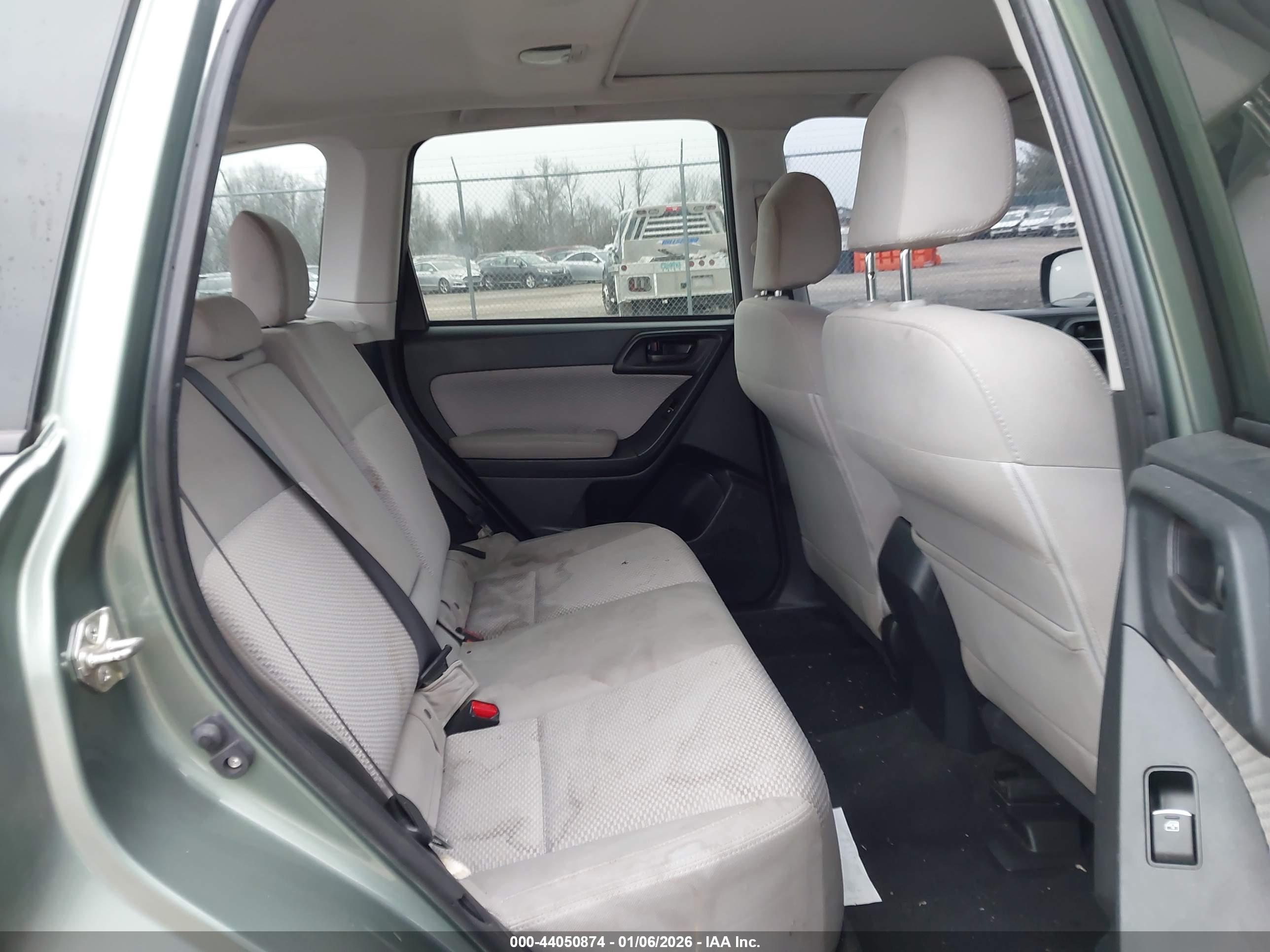 SUBARU FORESTER image 8