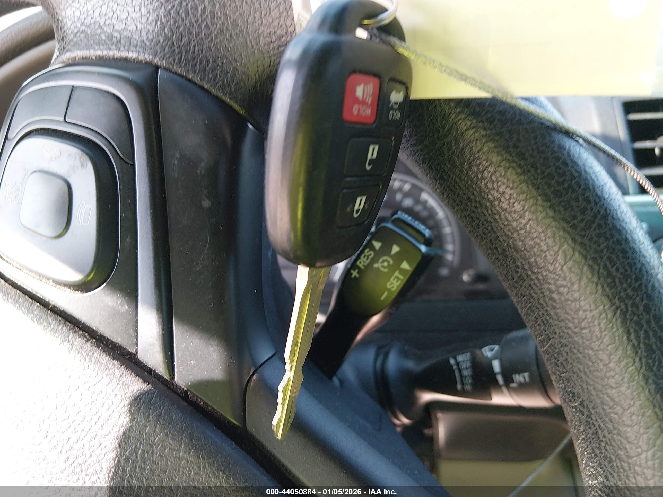 TOYOTA CAMRY image 11