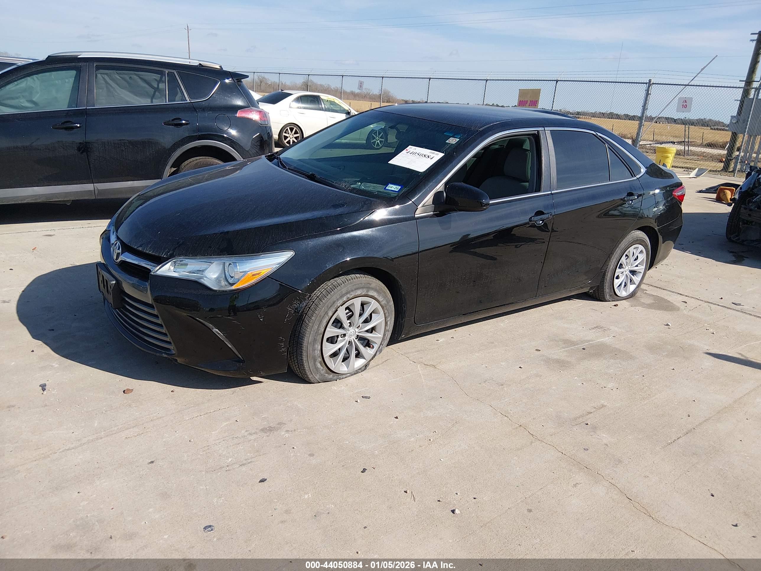TOYOTA CAMRY image 2