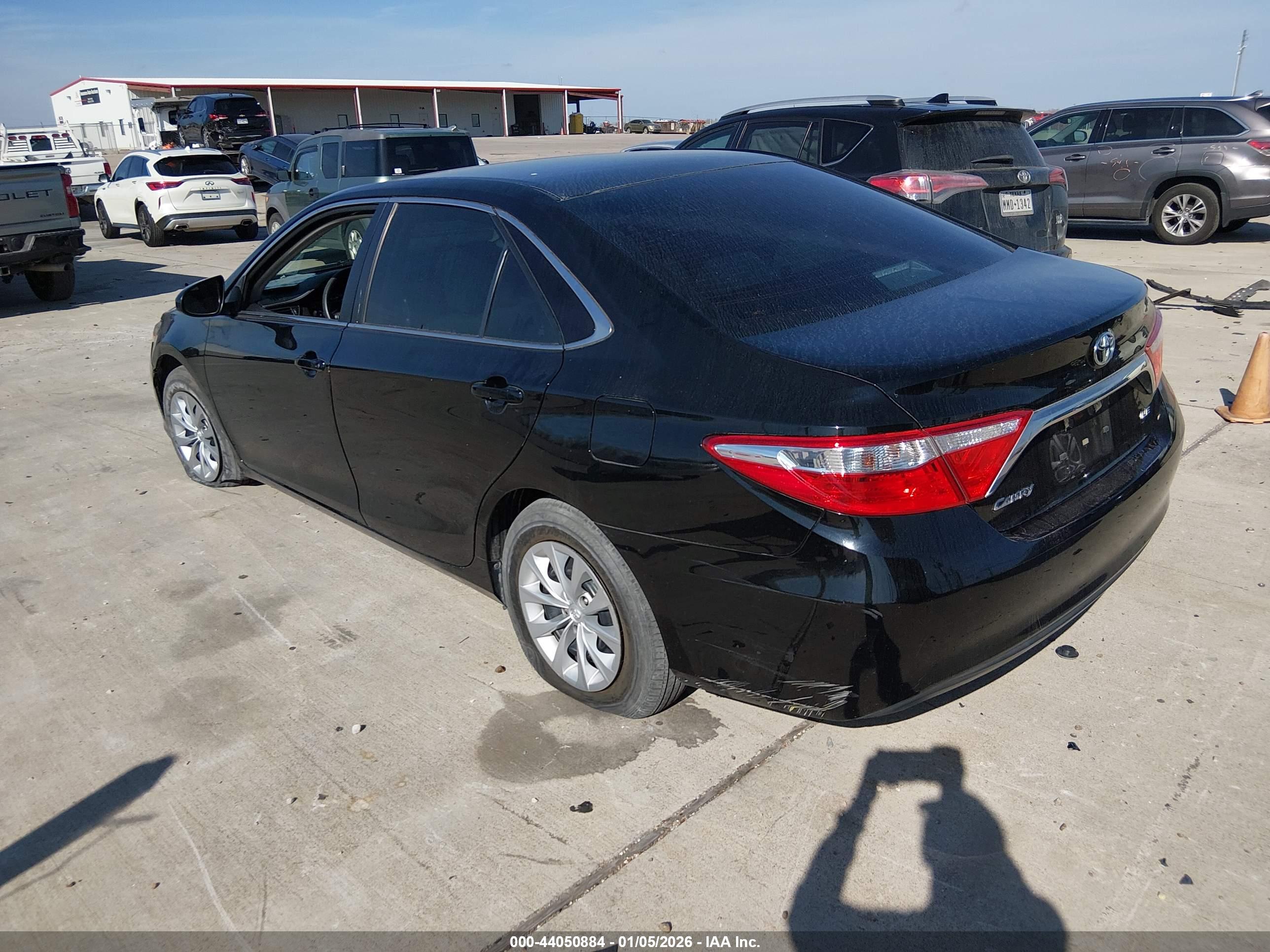 TOYOTA CAMRY image 3