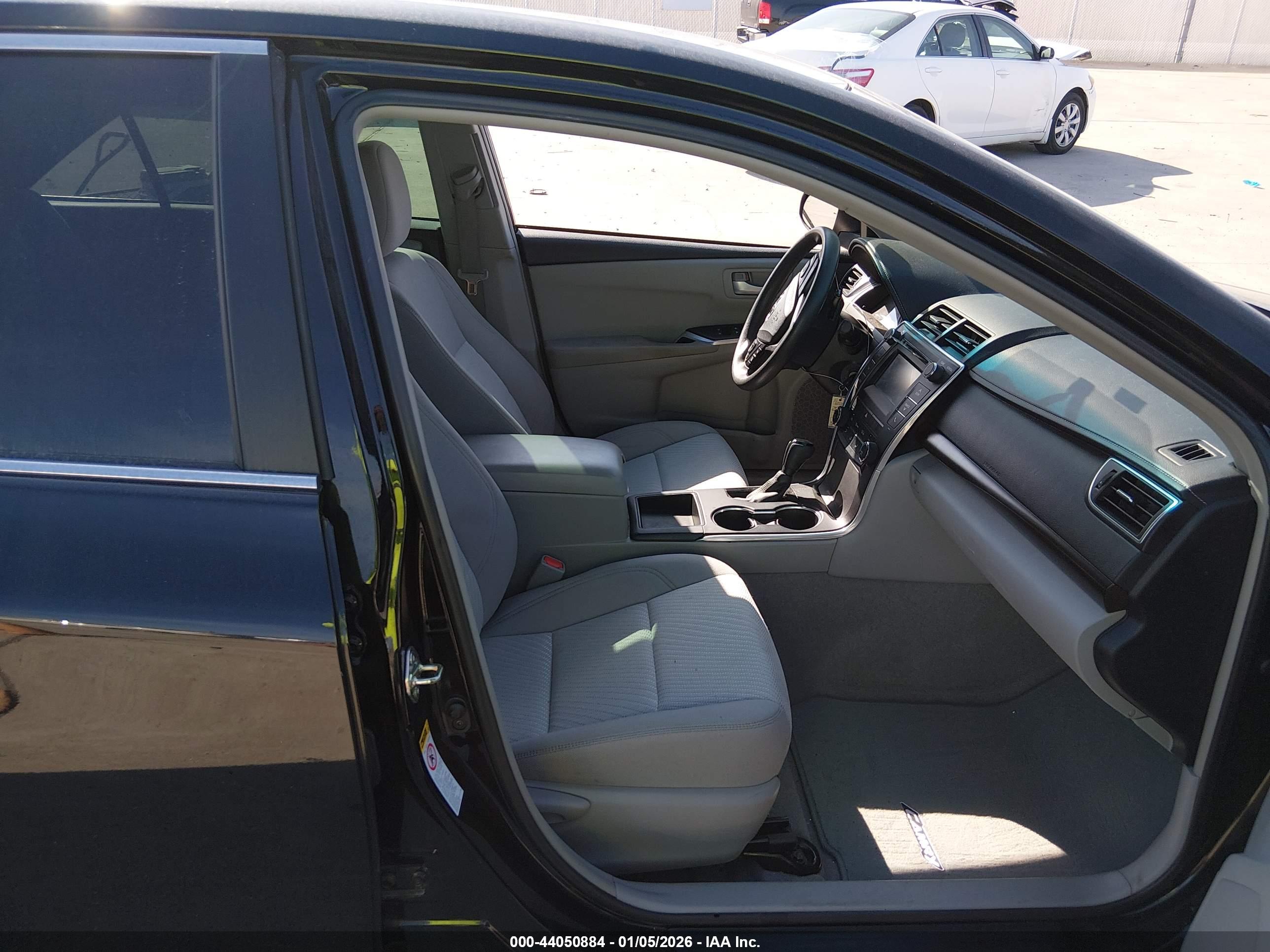 TOYOTA CAMRY image 5