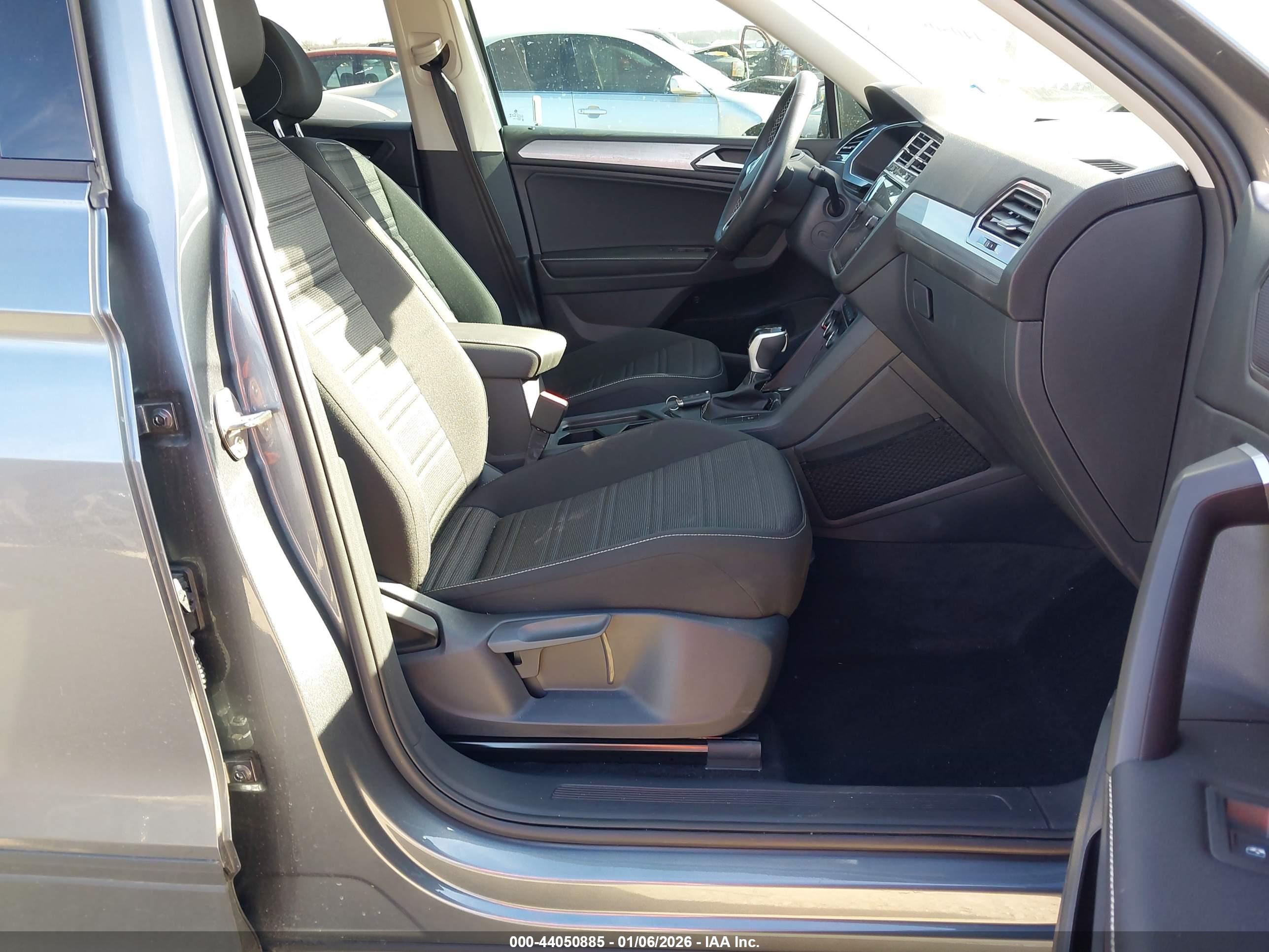 VOLKSWAGEN TIGUAN image 5