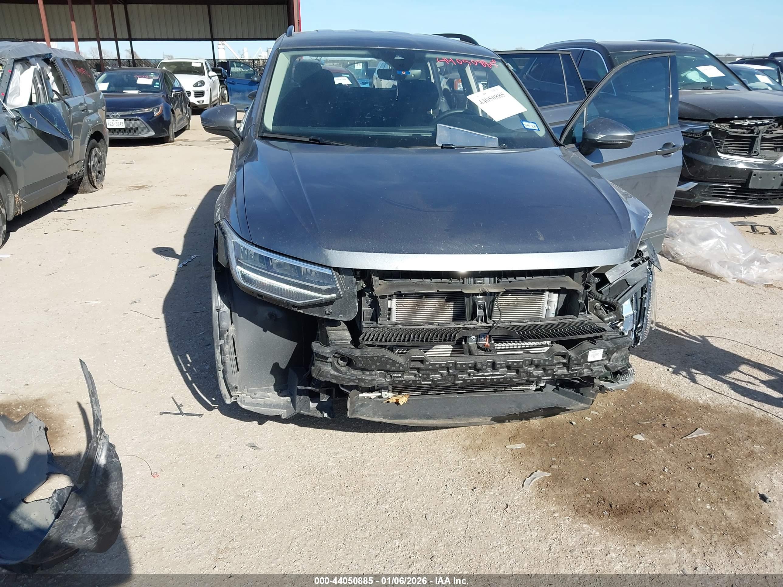 VOLKSWAGEN TIGUAN image 6