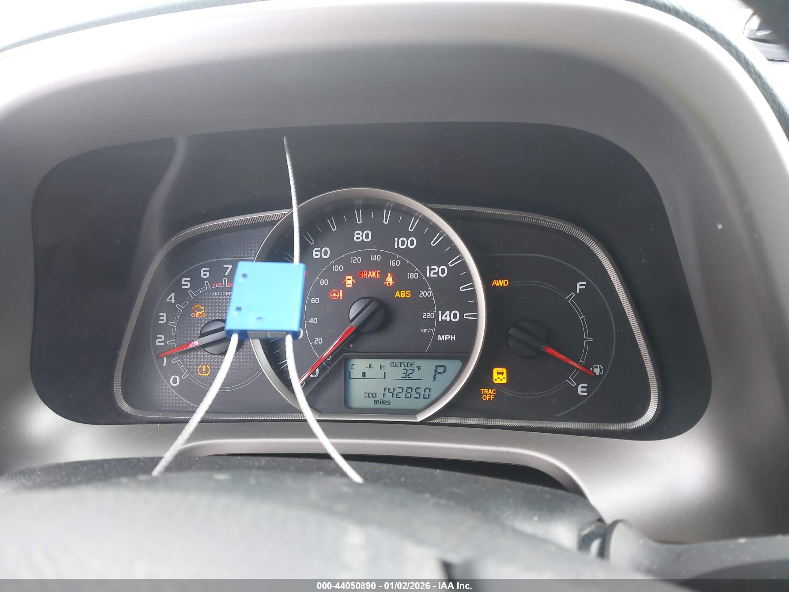 TOYOTA RAV4 image 7