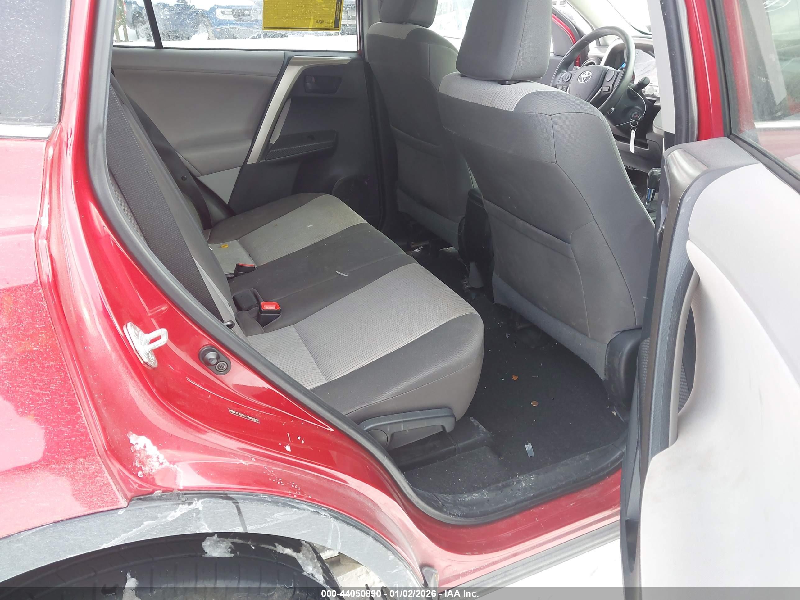 TOYOTA RAV4 image 8