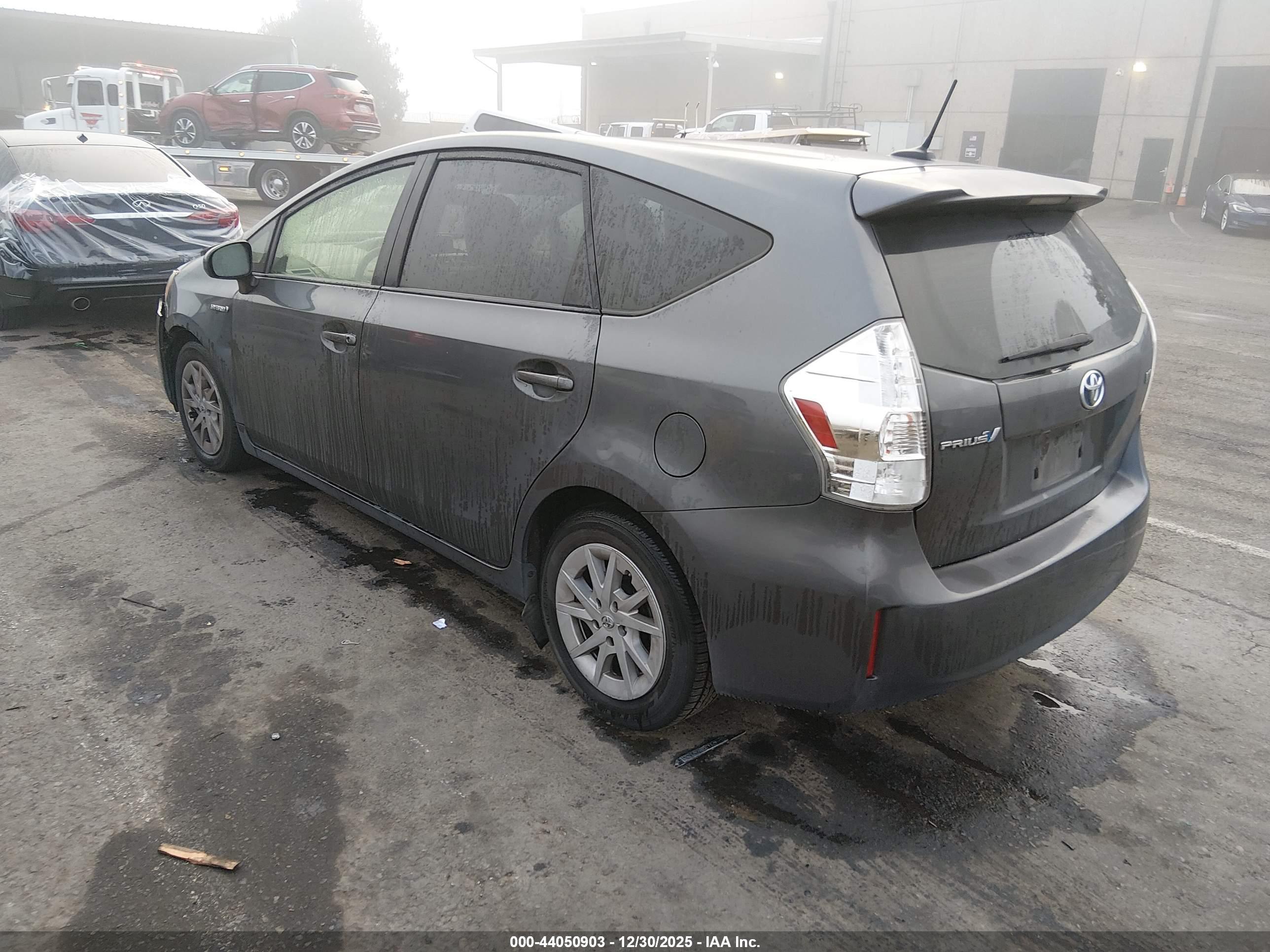 TOYOTA PRIUS image 3