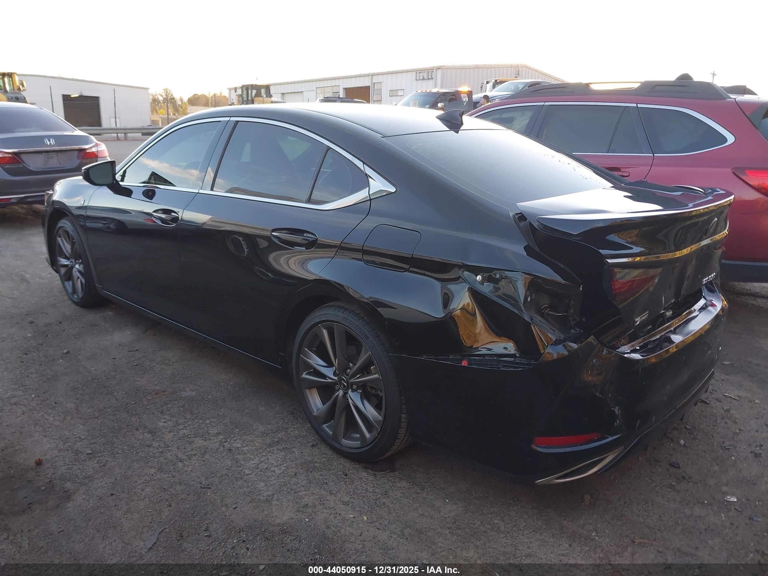 LEXUS ES image 3