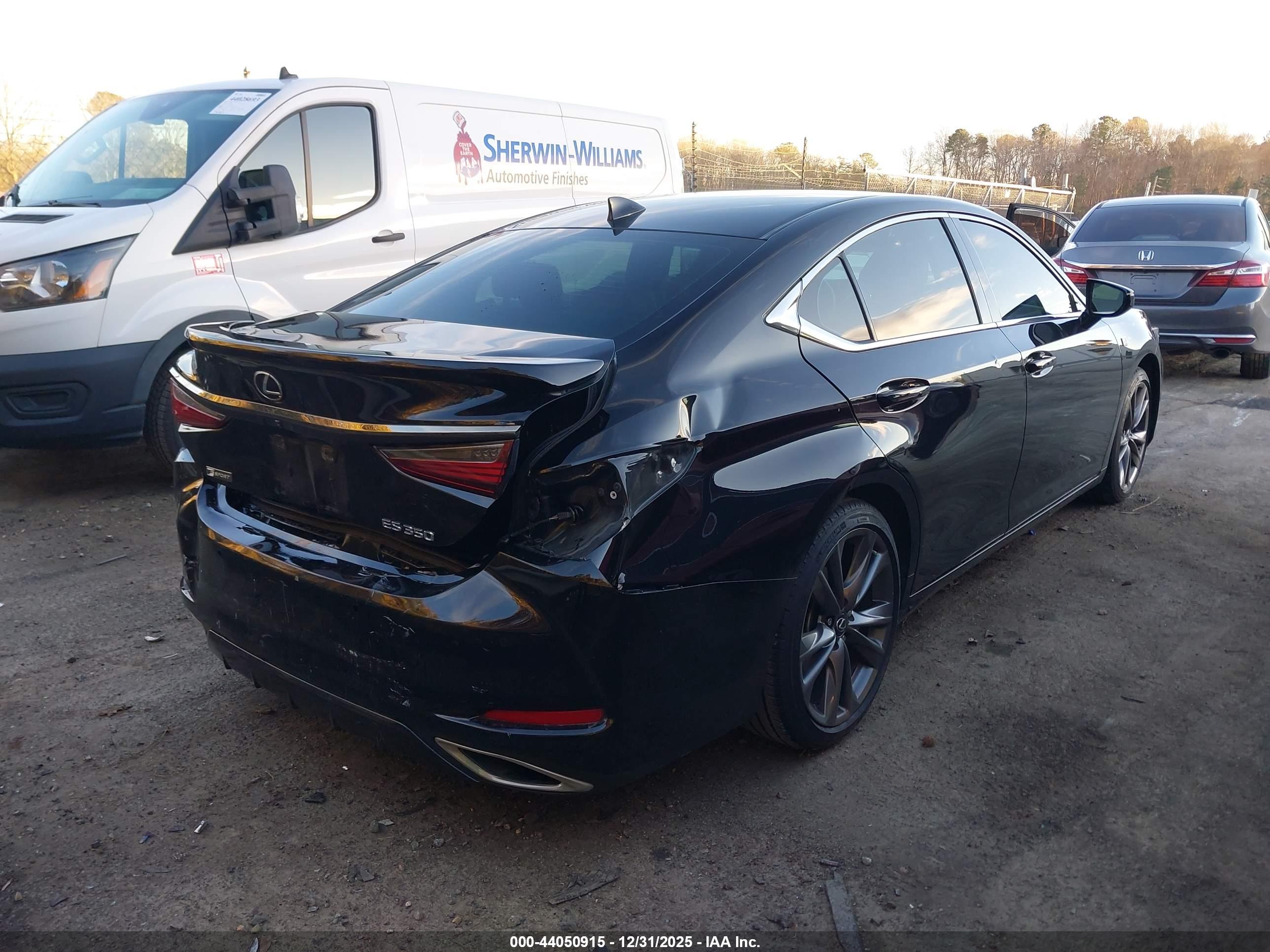 LEXUS ES image 4