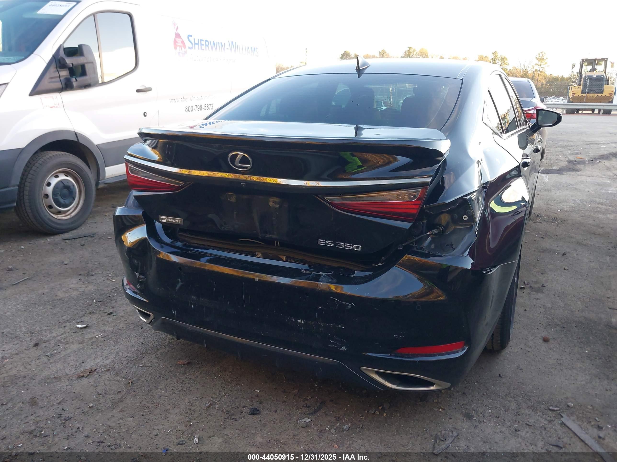 LEXUS ES image 6