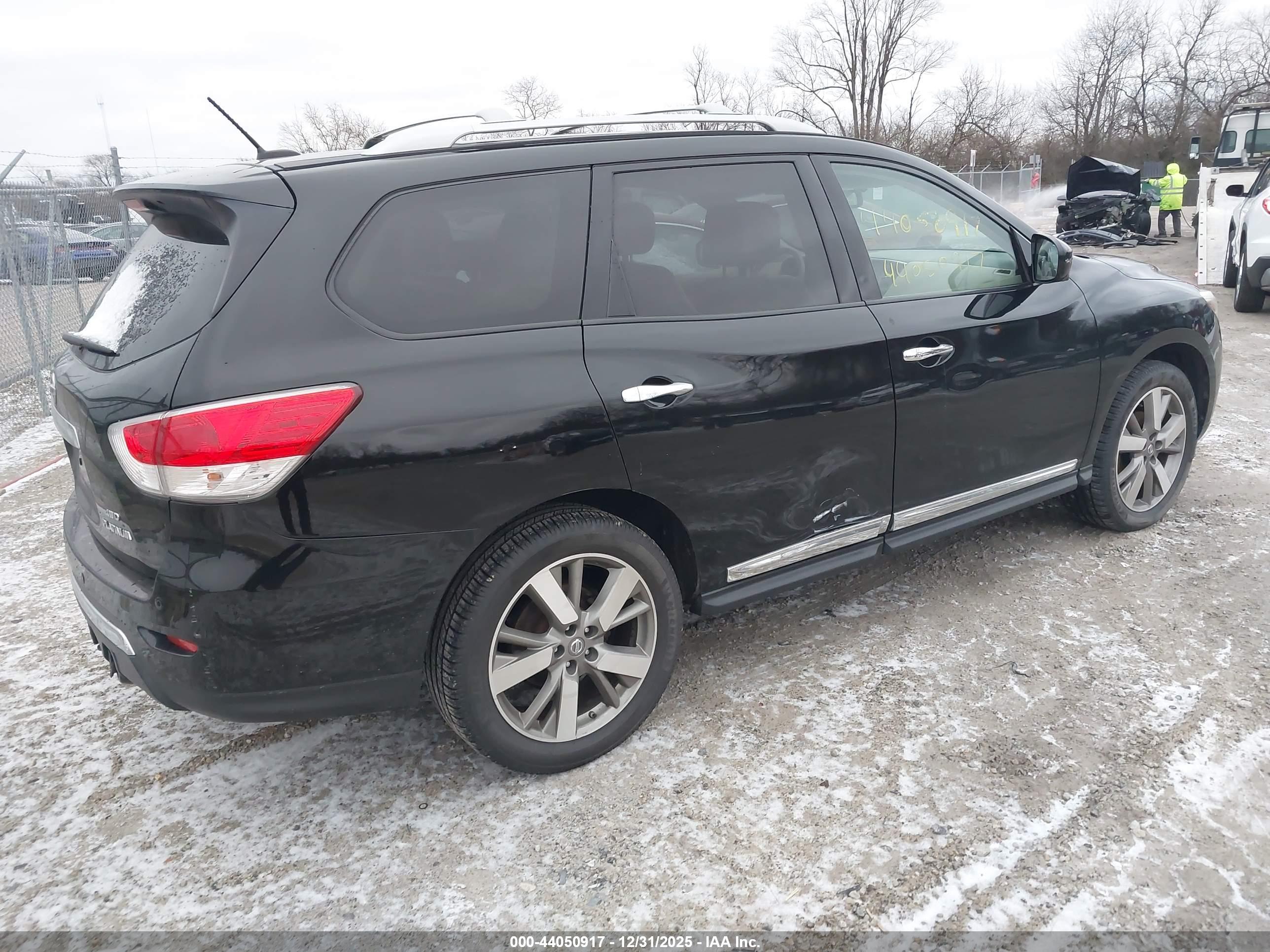 NISSAN PATHFINDER image 4