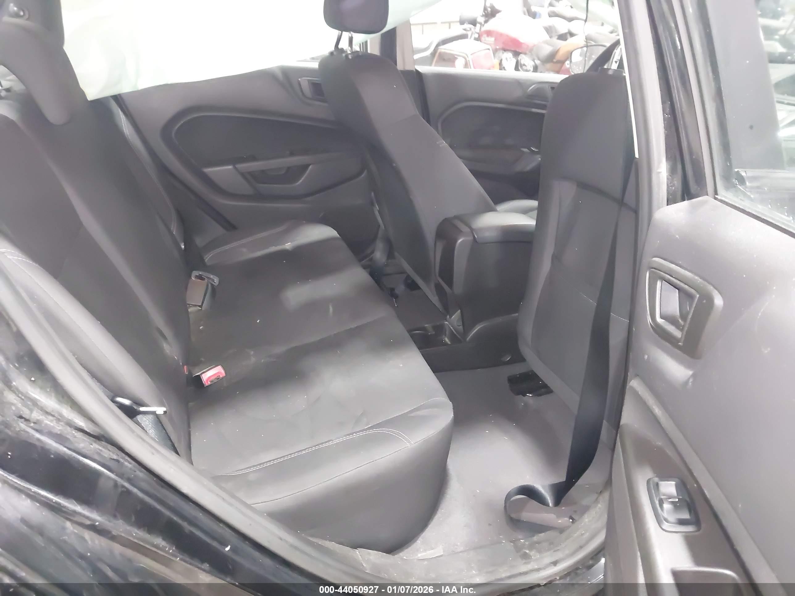 FORD FIESTA image 8