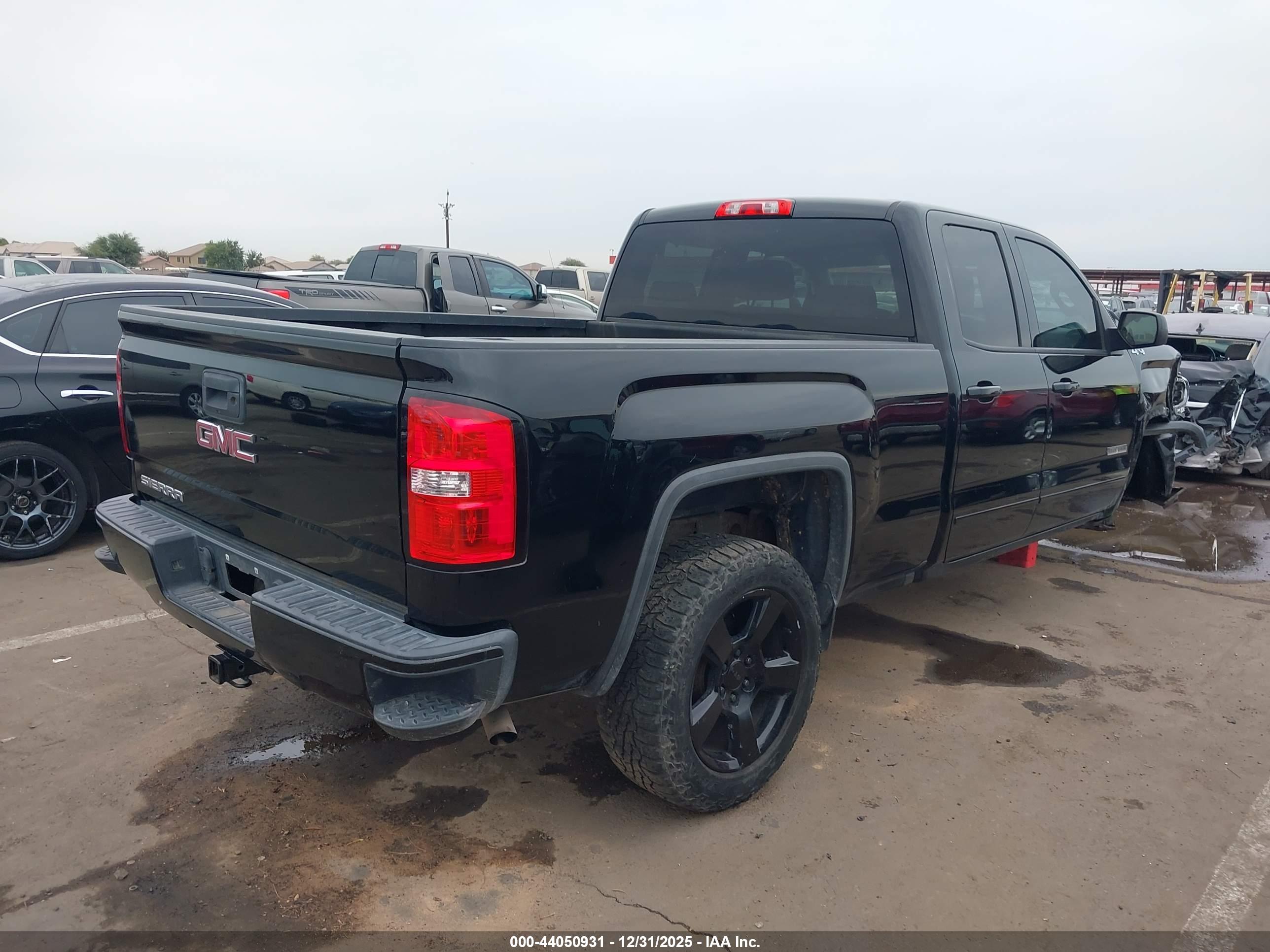 GMC SIERRA image 4