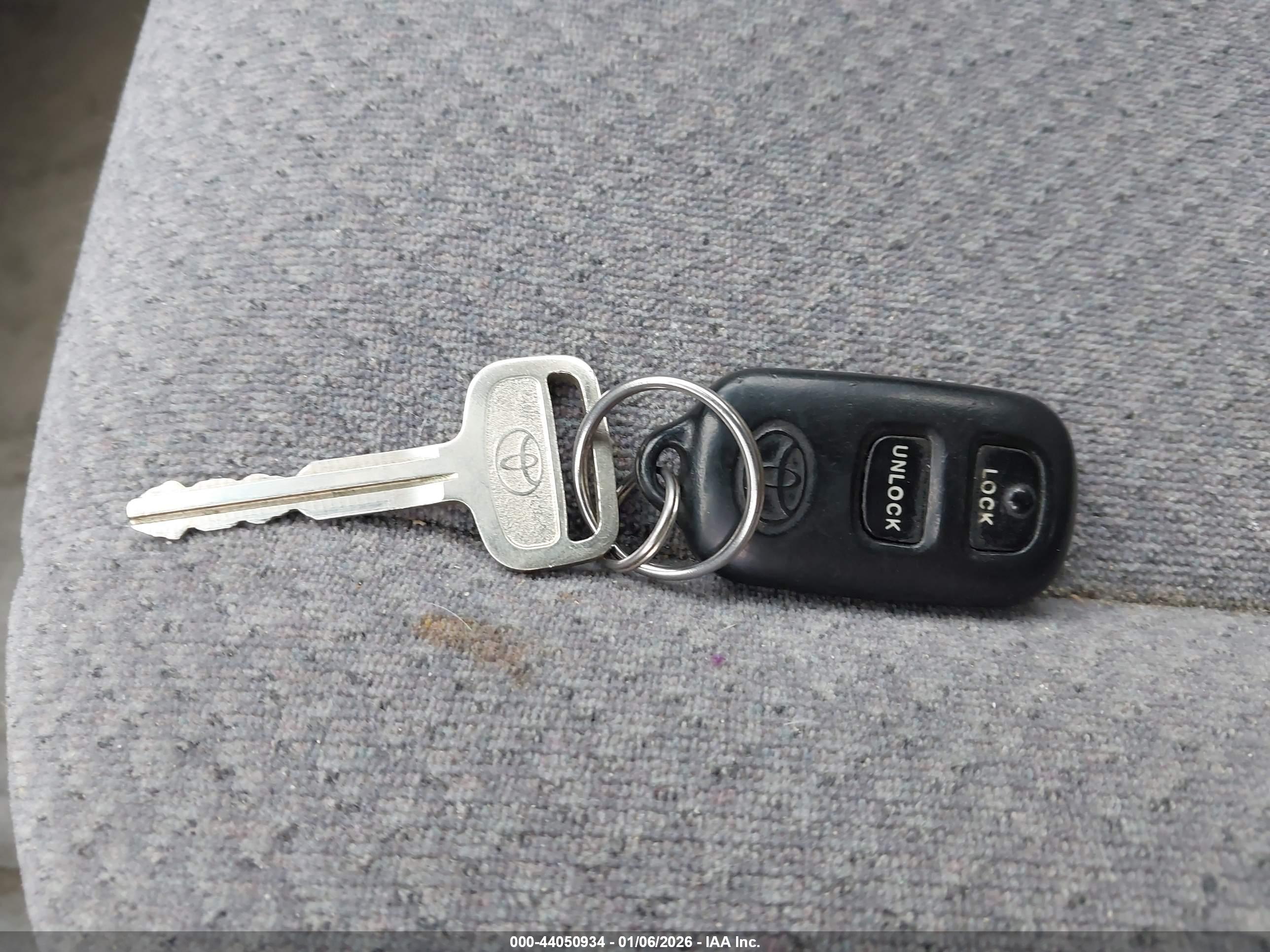 TOYOTA CAMRY image 11