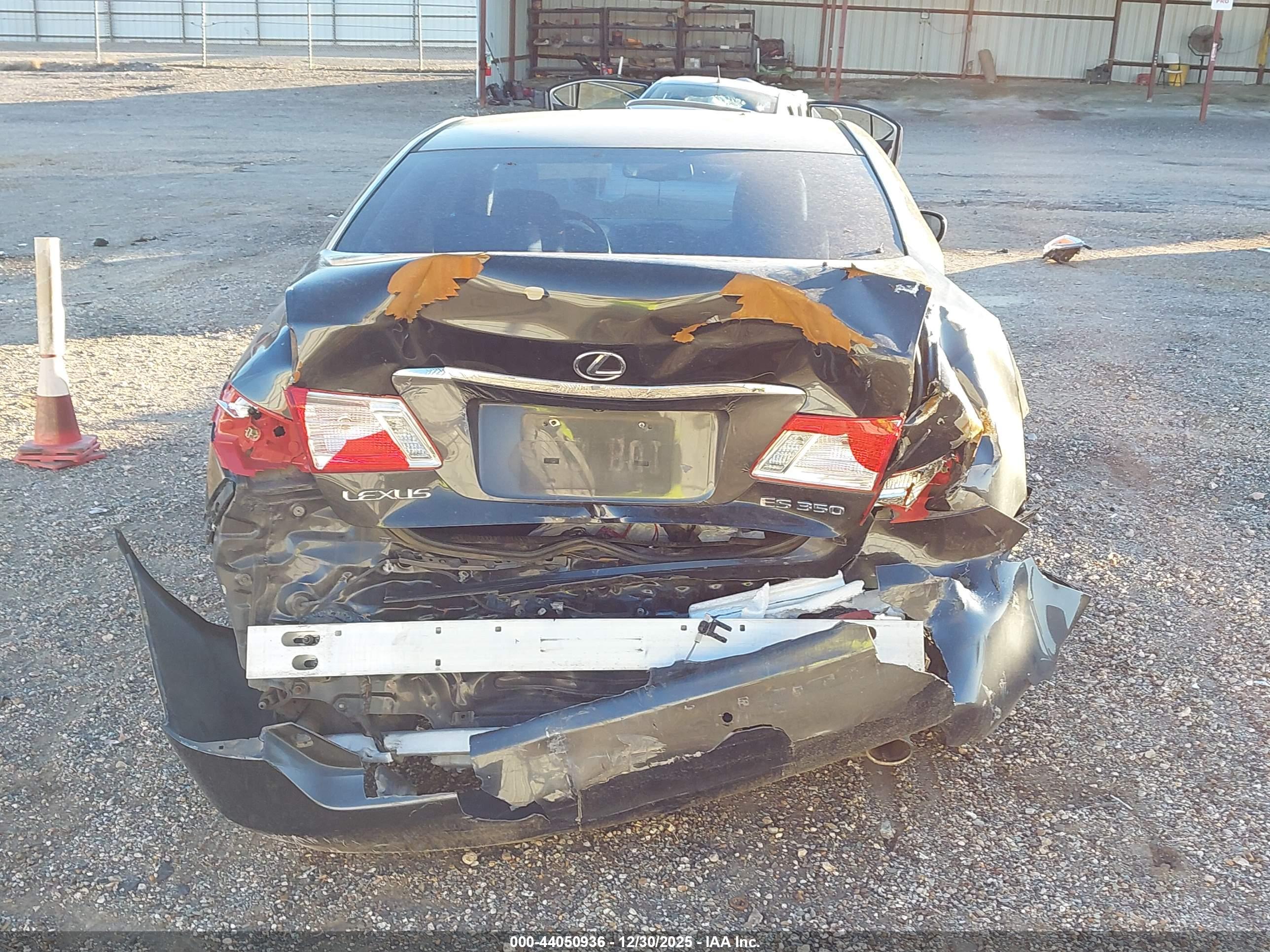 LEXUS ES image 6