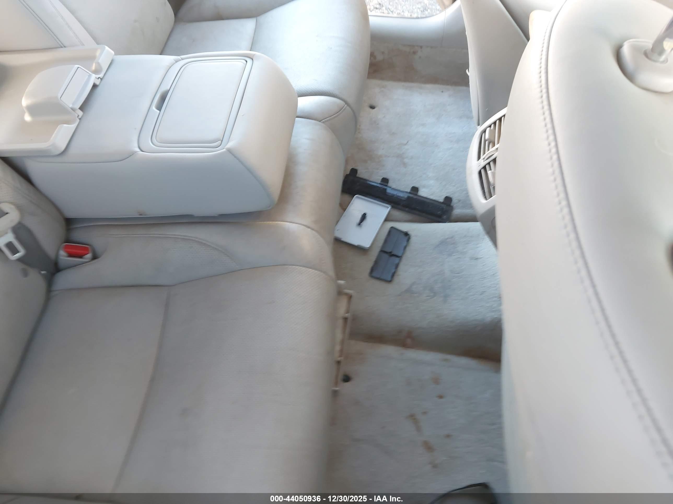 LEXUS ES image 8