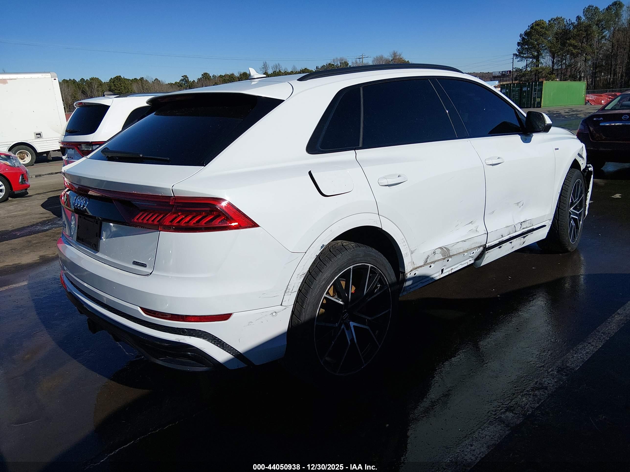AUDI Q8 image 4