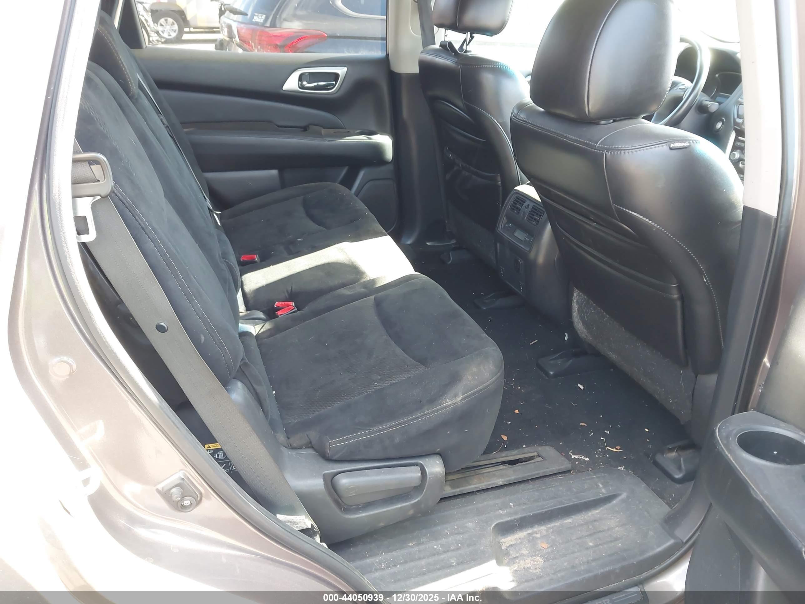 NISSAN PATHFINDER image 8