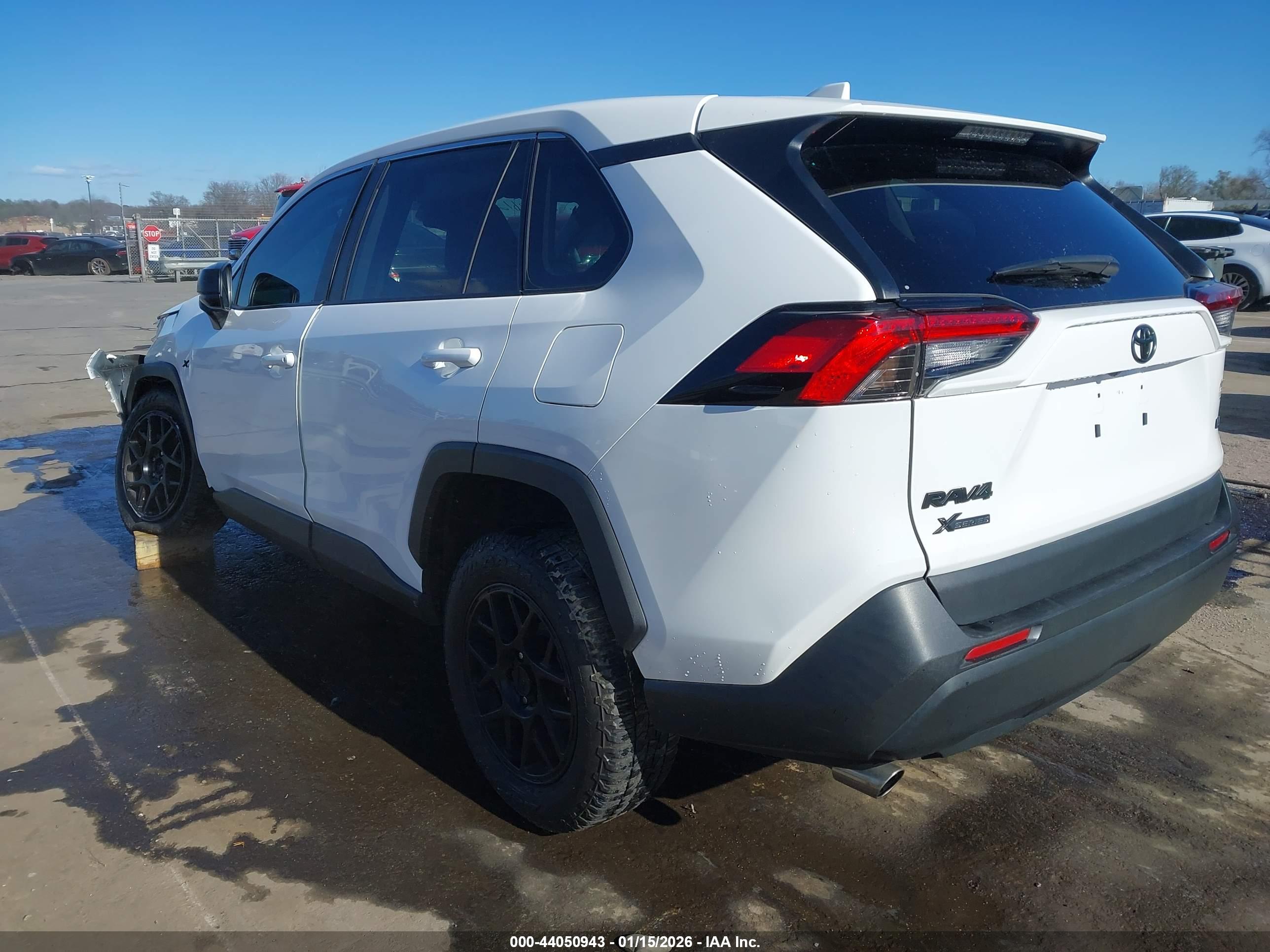 TOYOTA RAV4 image 3
