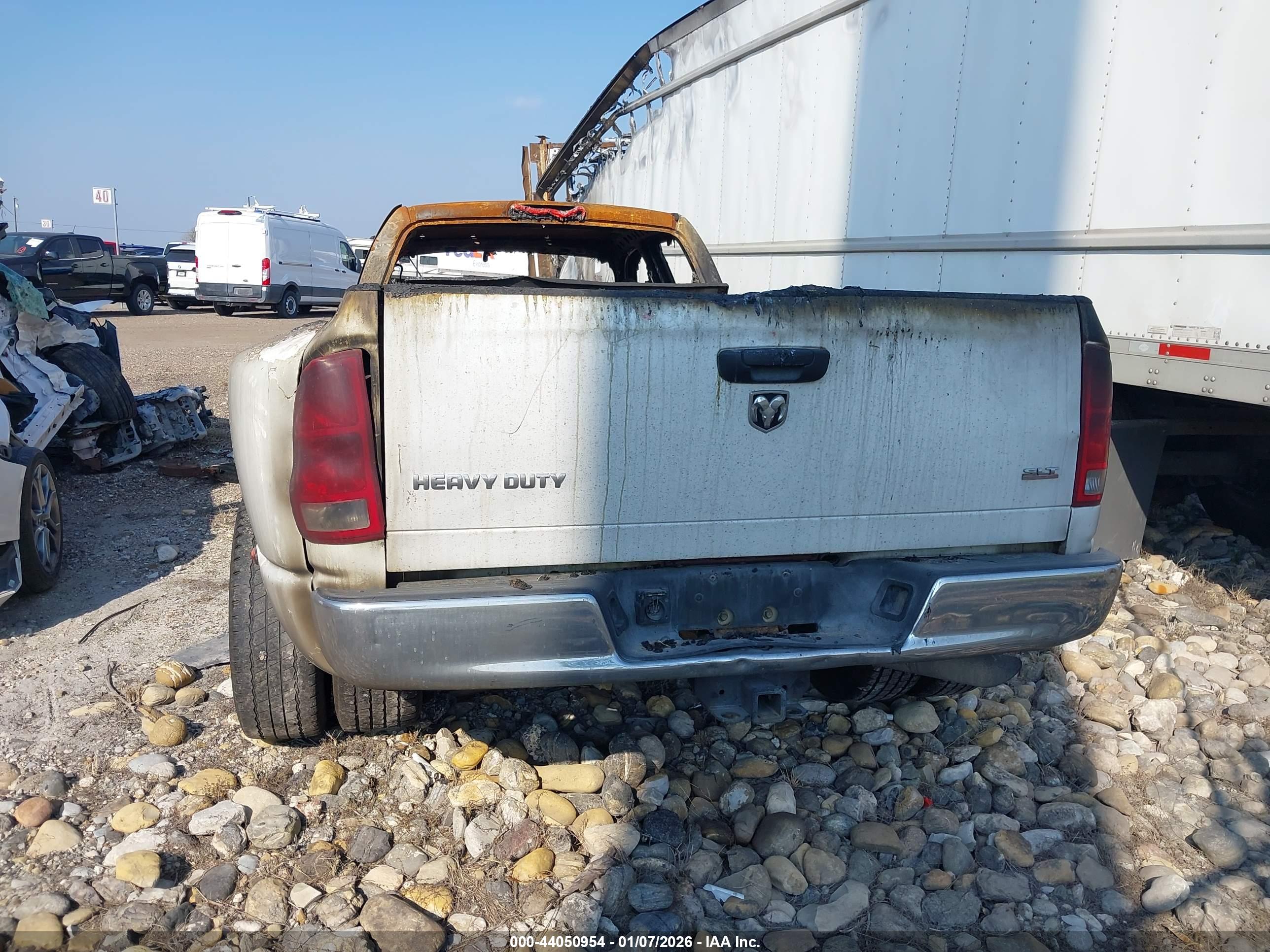 DODGE RAM image 8