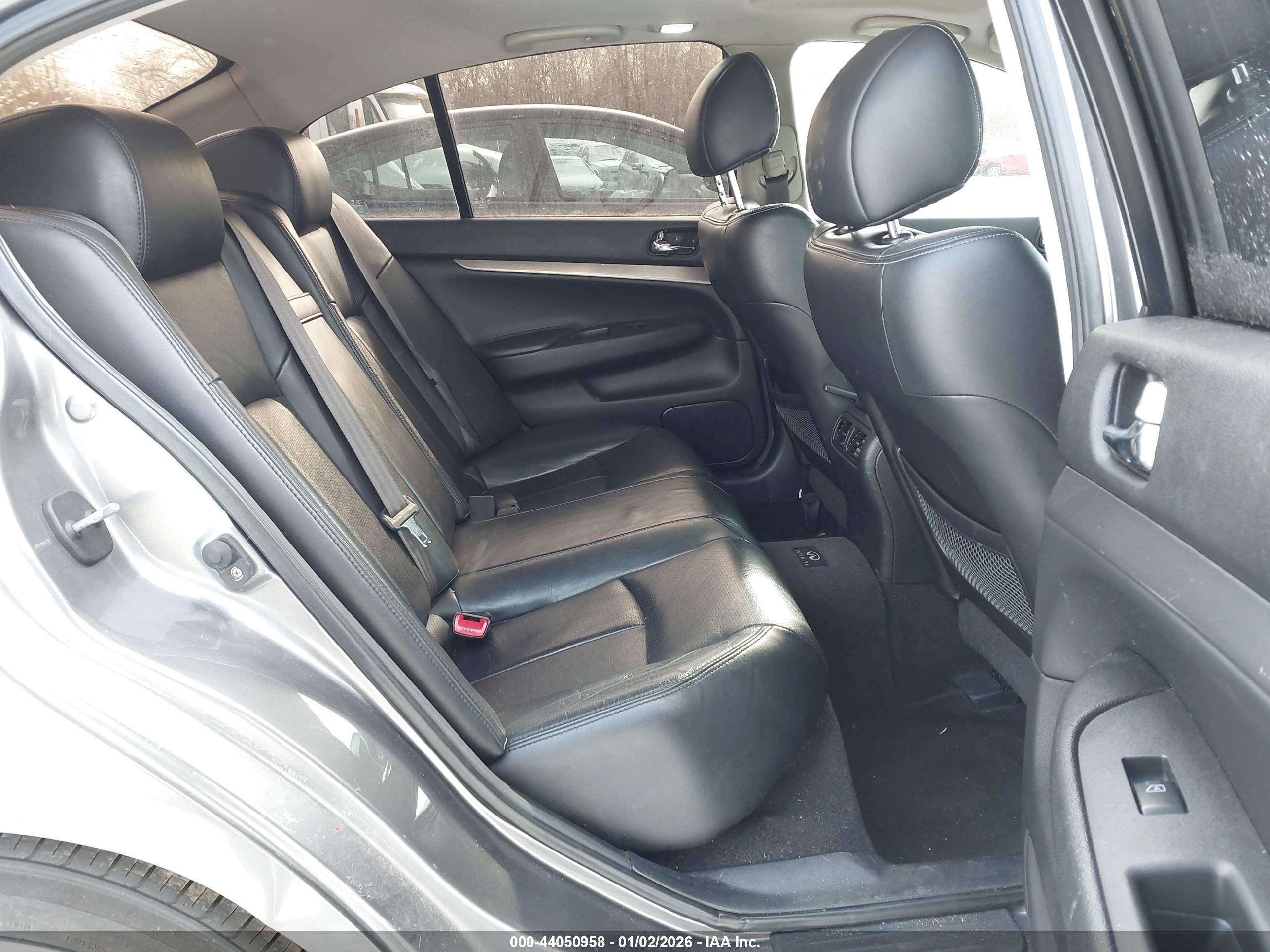 INFINITI G37X image 8