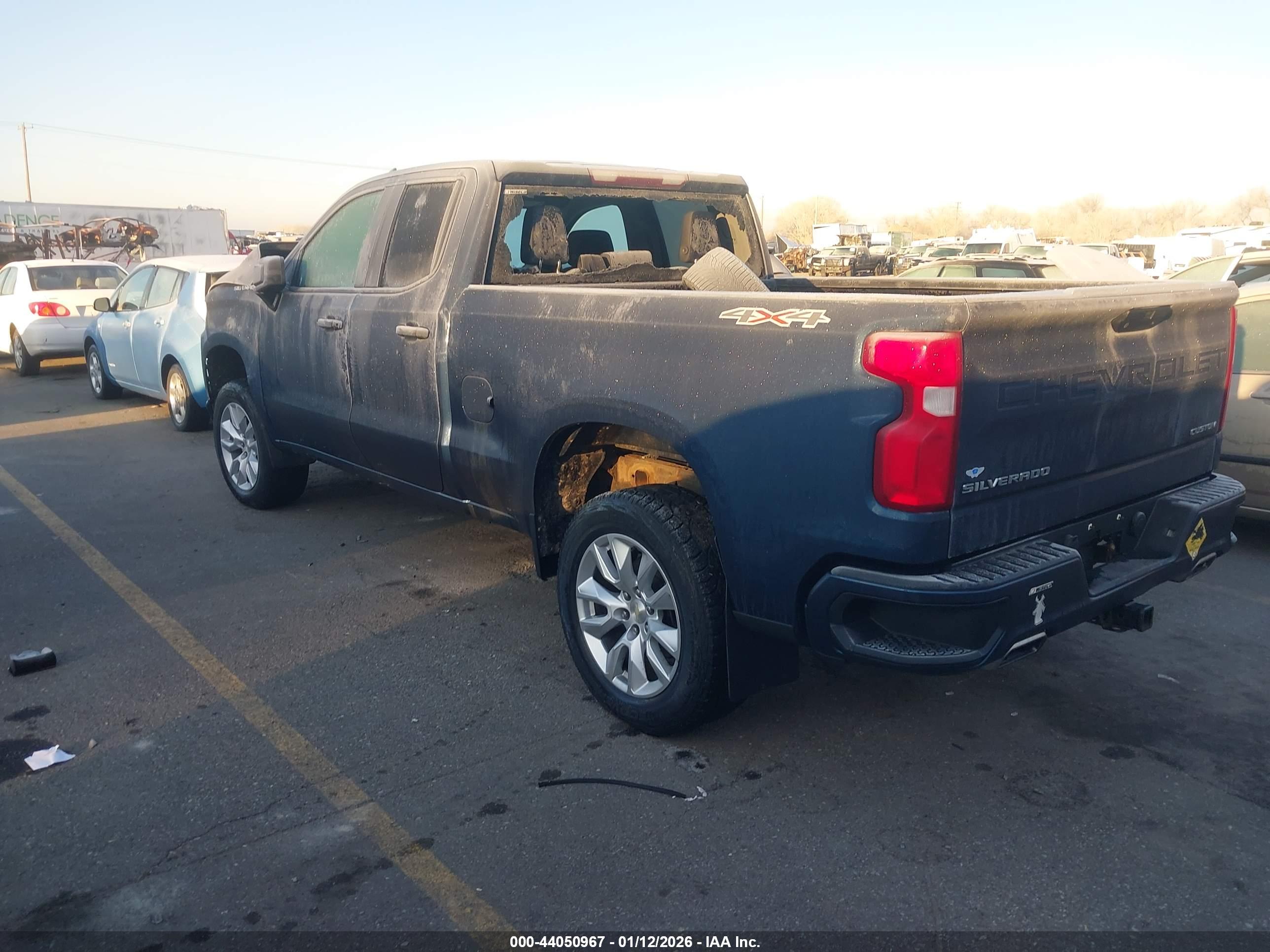 CHEVROLET SILVERADO image 3