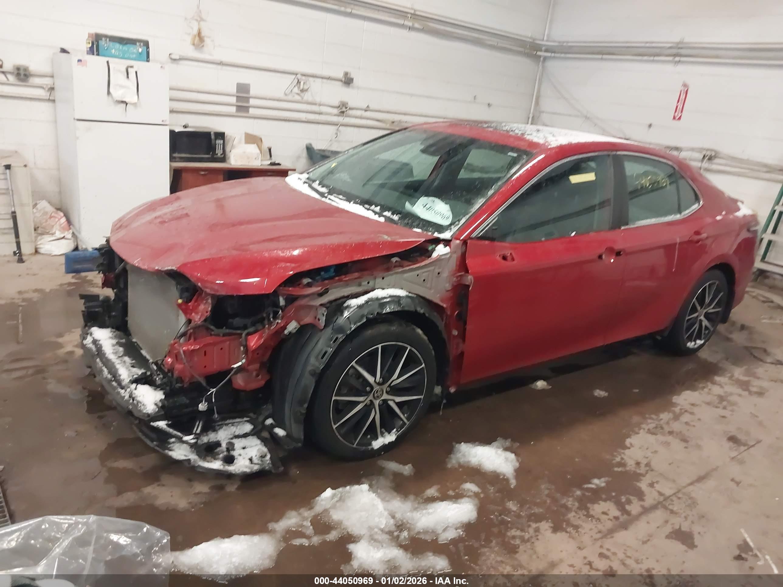 TOYOTA CAMRY image 2