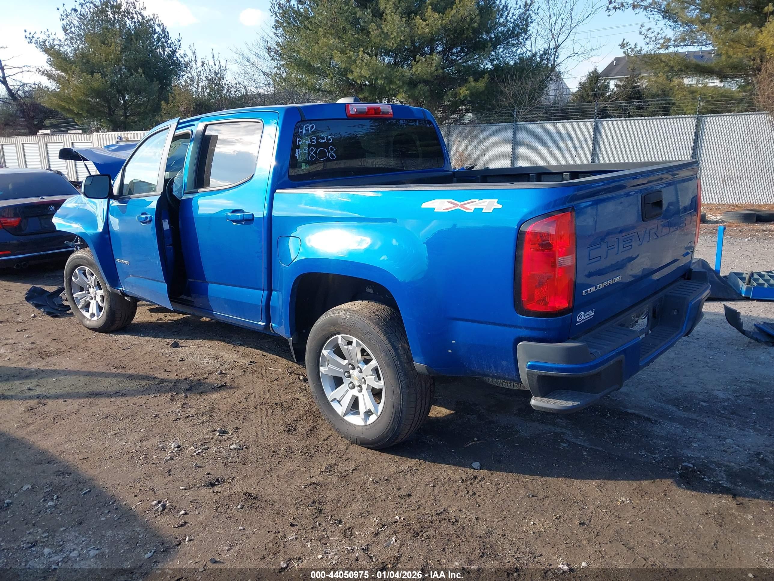 CHEVROLET COLORADO image 3