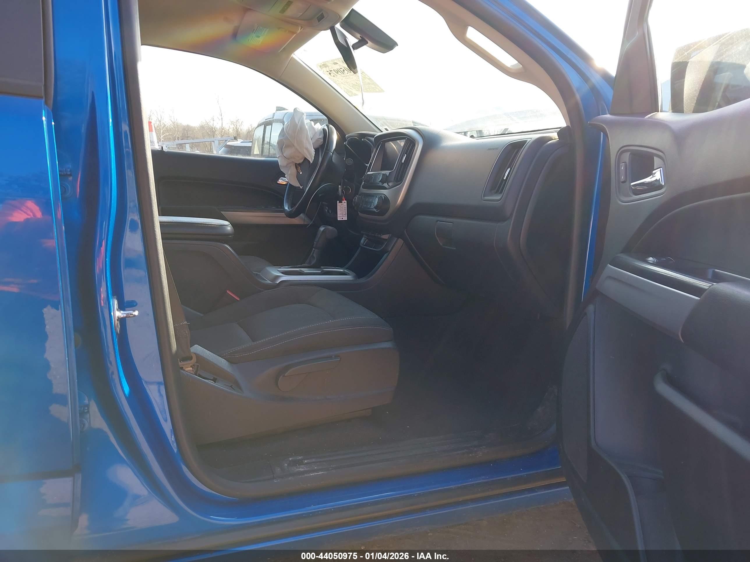 CHEVROLET COLORADO image 5