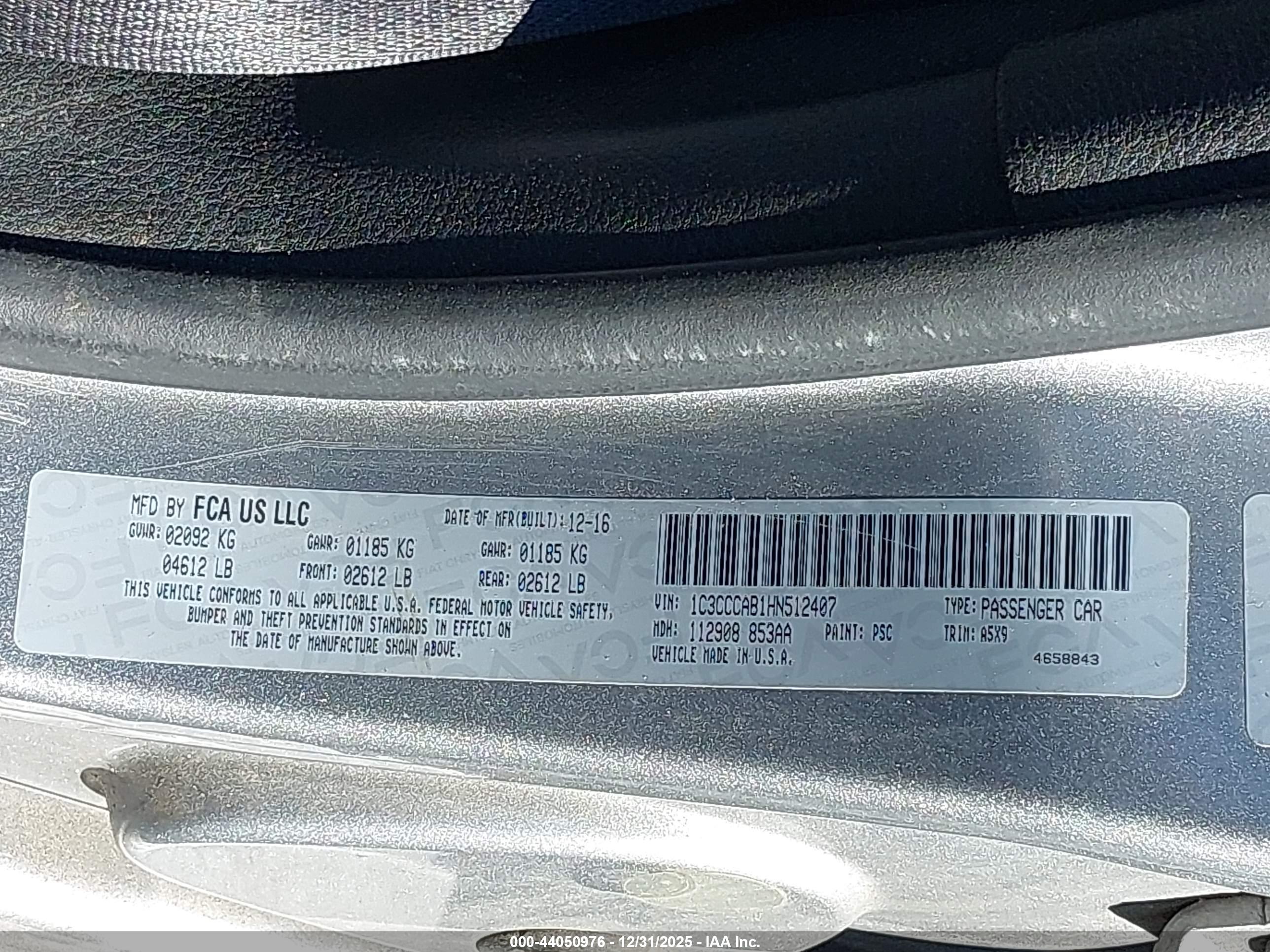 CHRYSLER 200 image 9