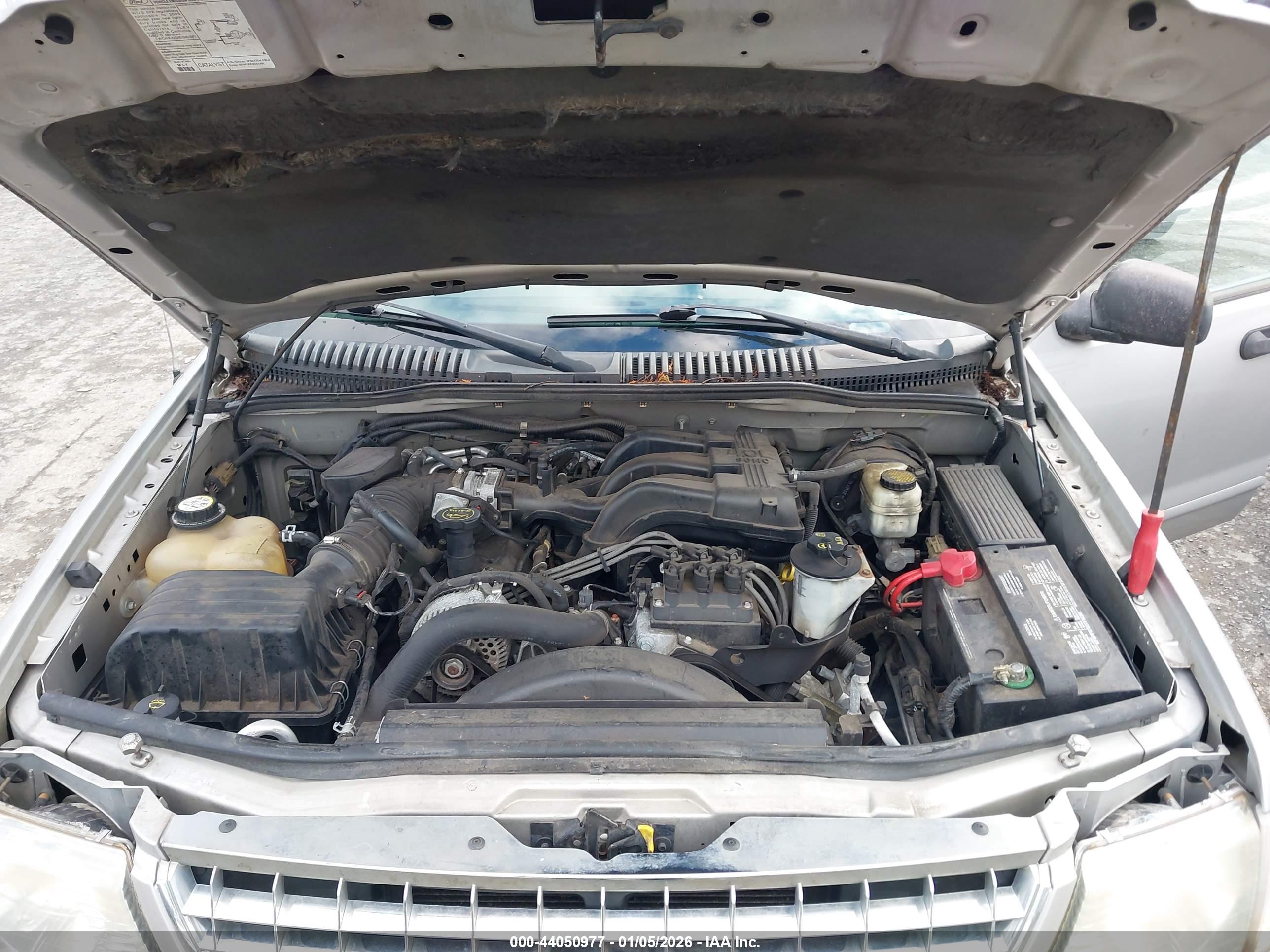 FORD EXPLORER image 10