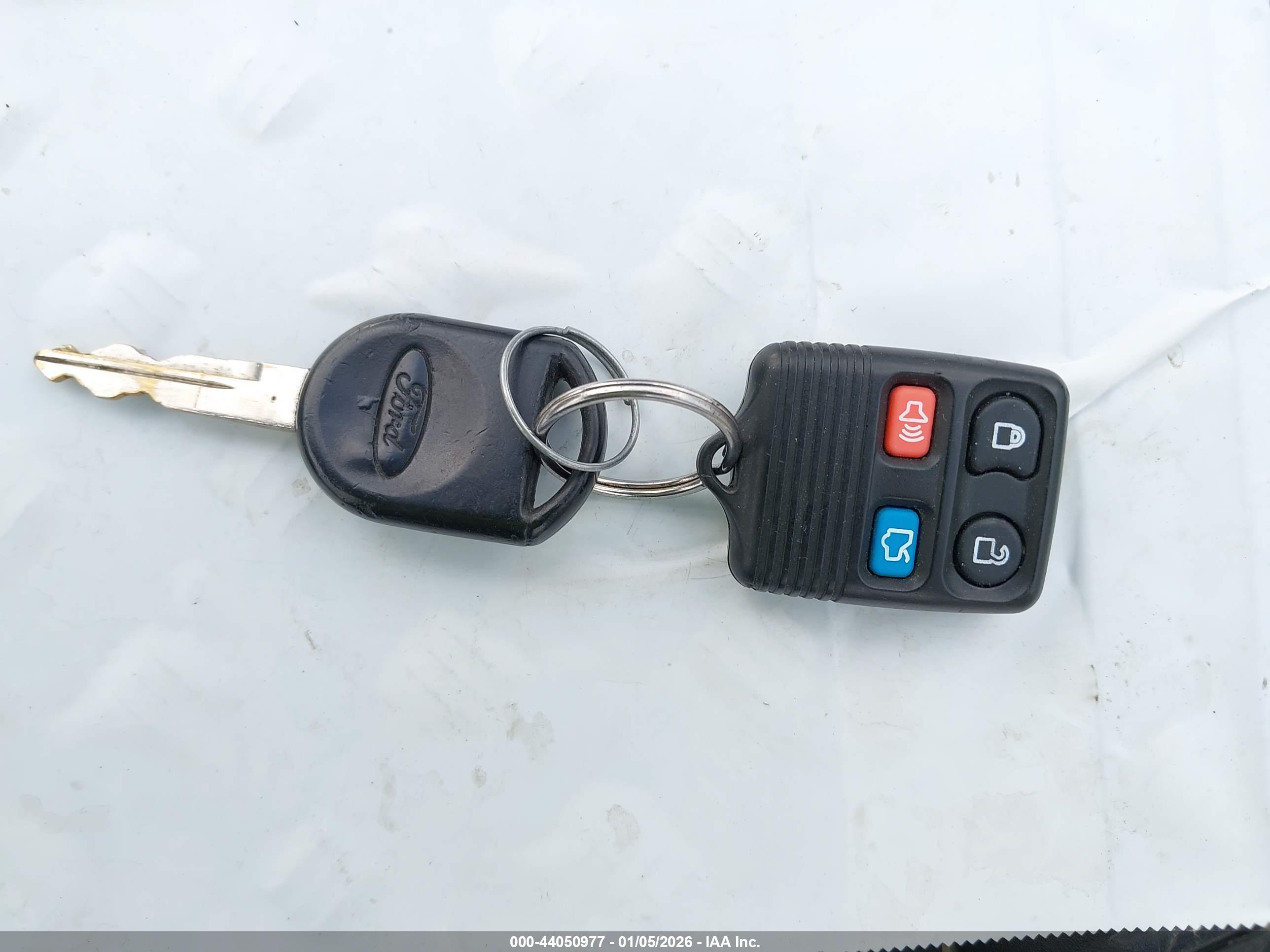 FORD EXPLORER image 11