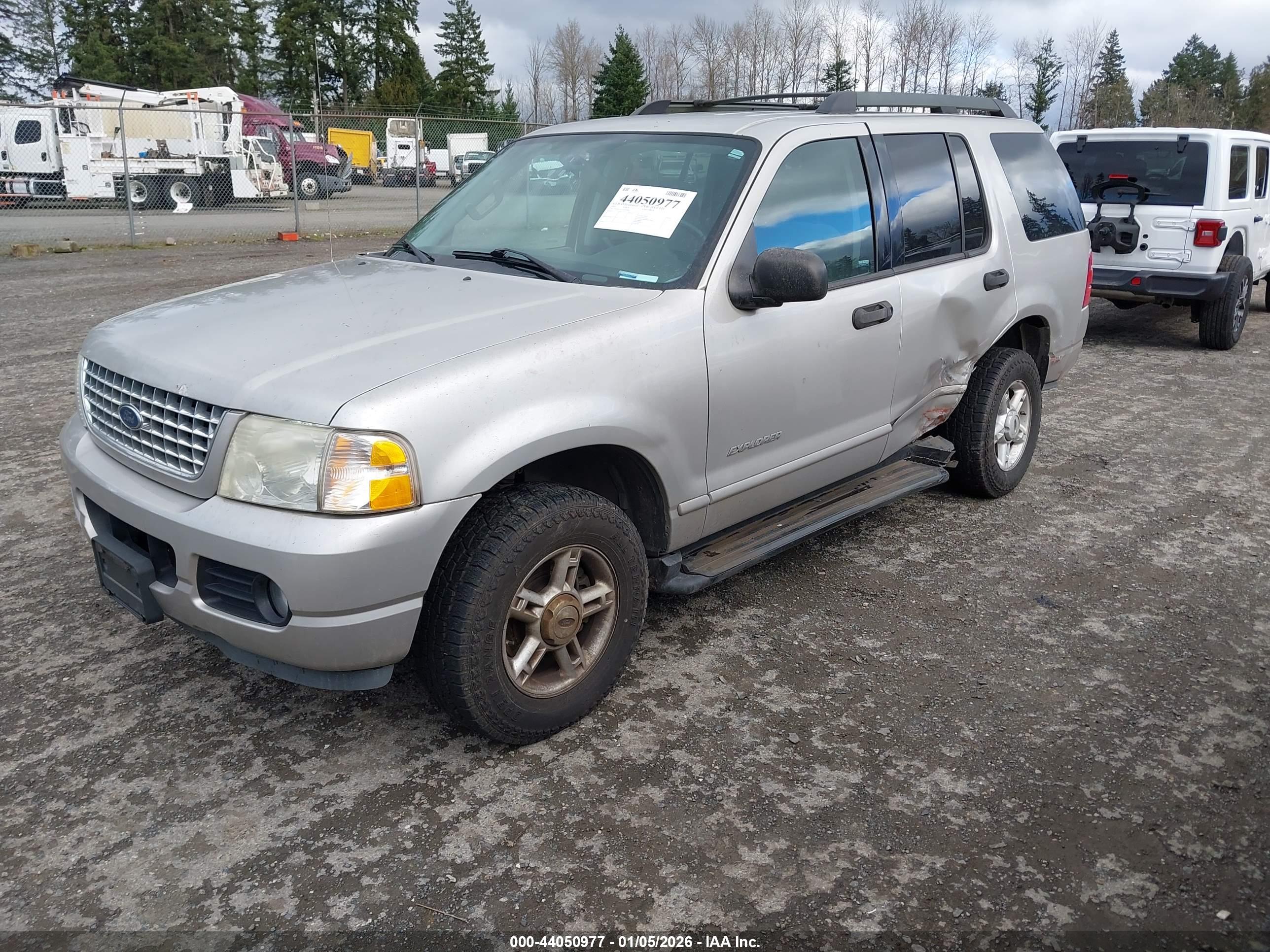 FORD EXPLORER image 2